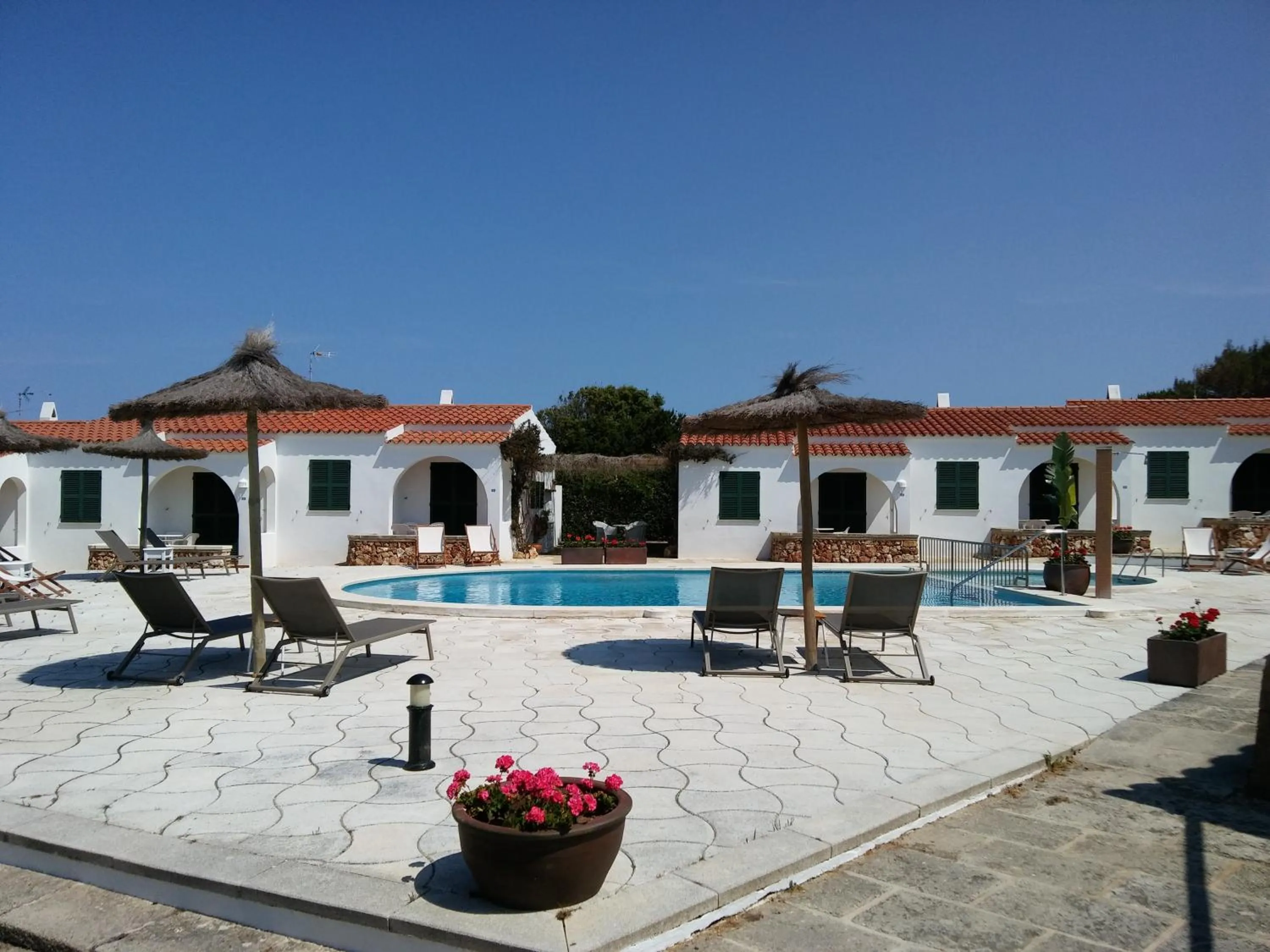 Swimming pool in Nure Cel Blau