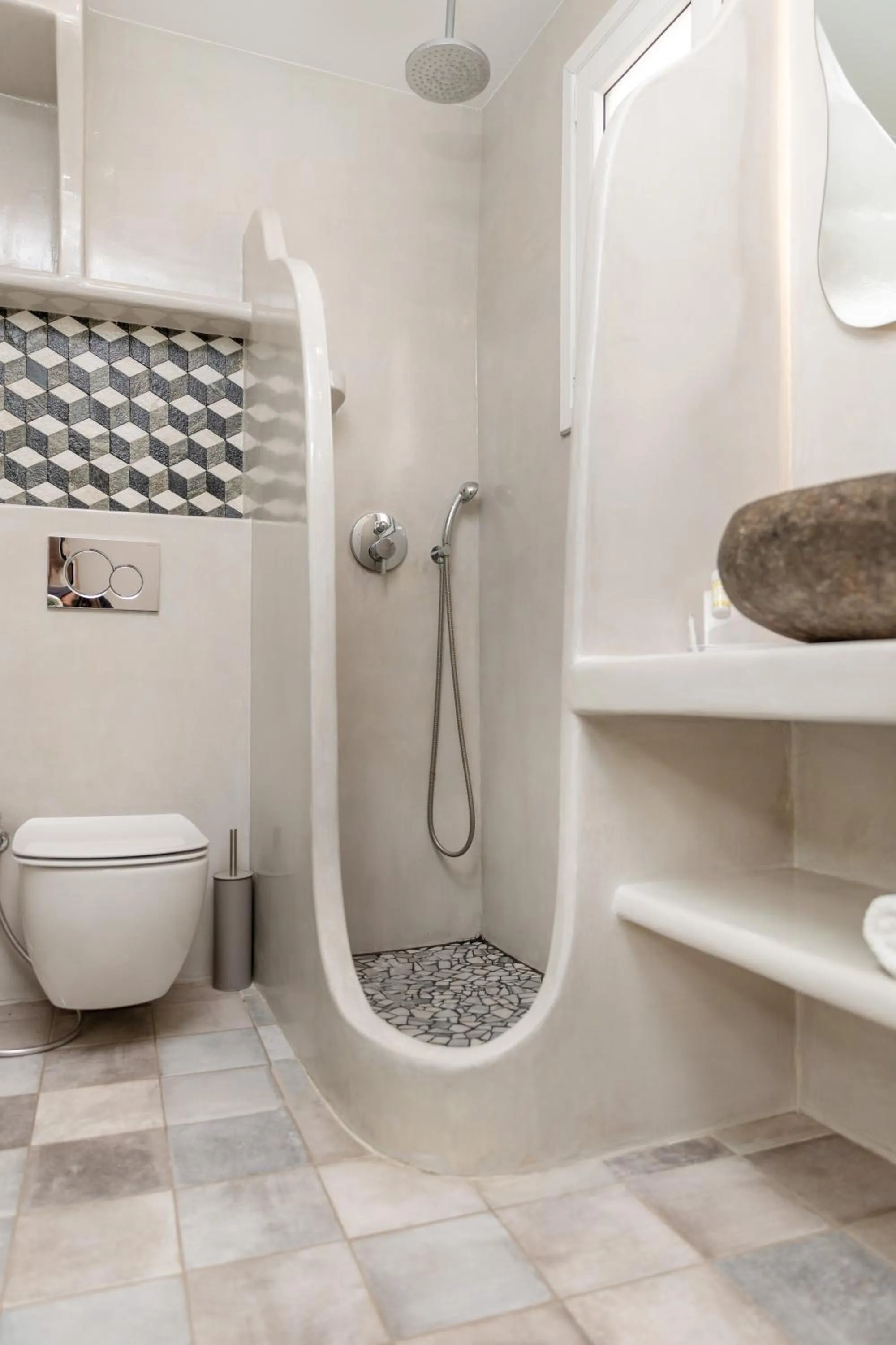 Shower in Katerina Roza Studios - Heartfelt Hospitality in the City