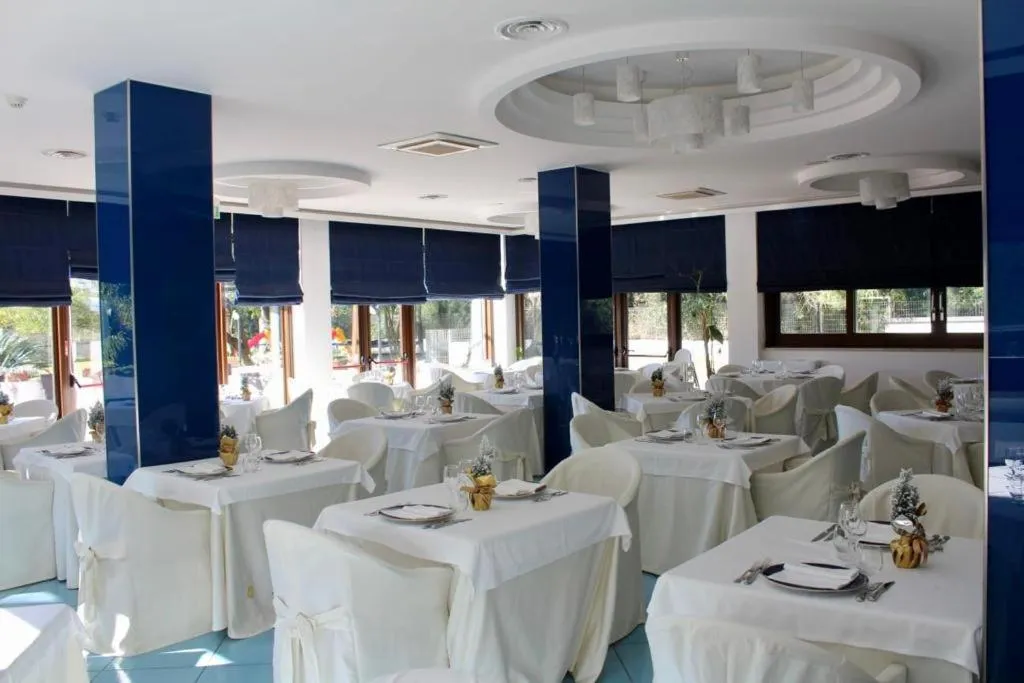 Restaurant/places to eat in Parco Dei Principi