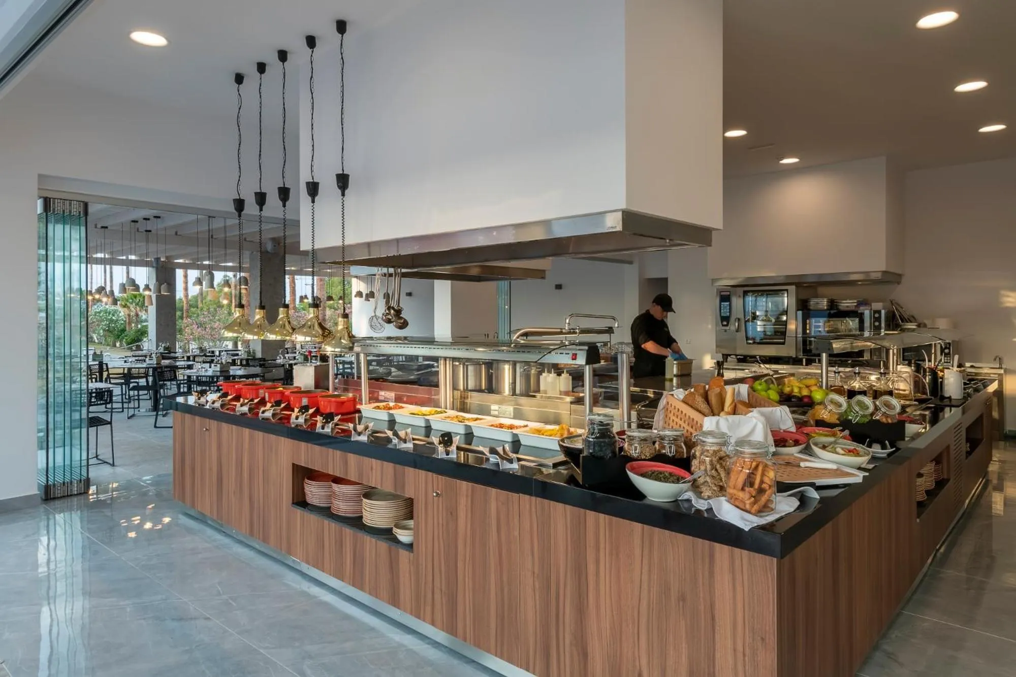 Restaurant/places to eat in Diamond Boutique Hotel