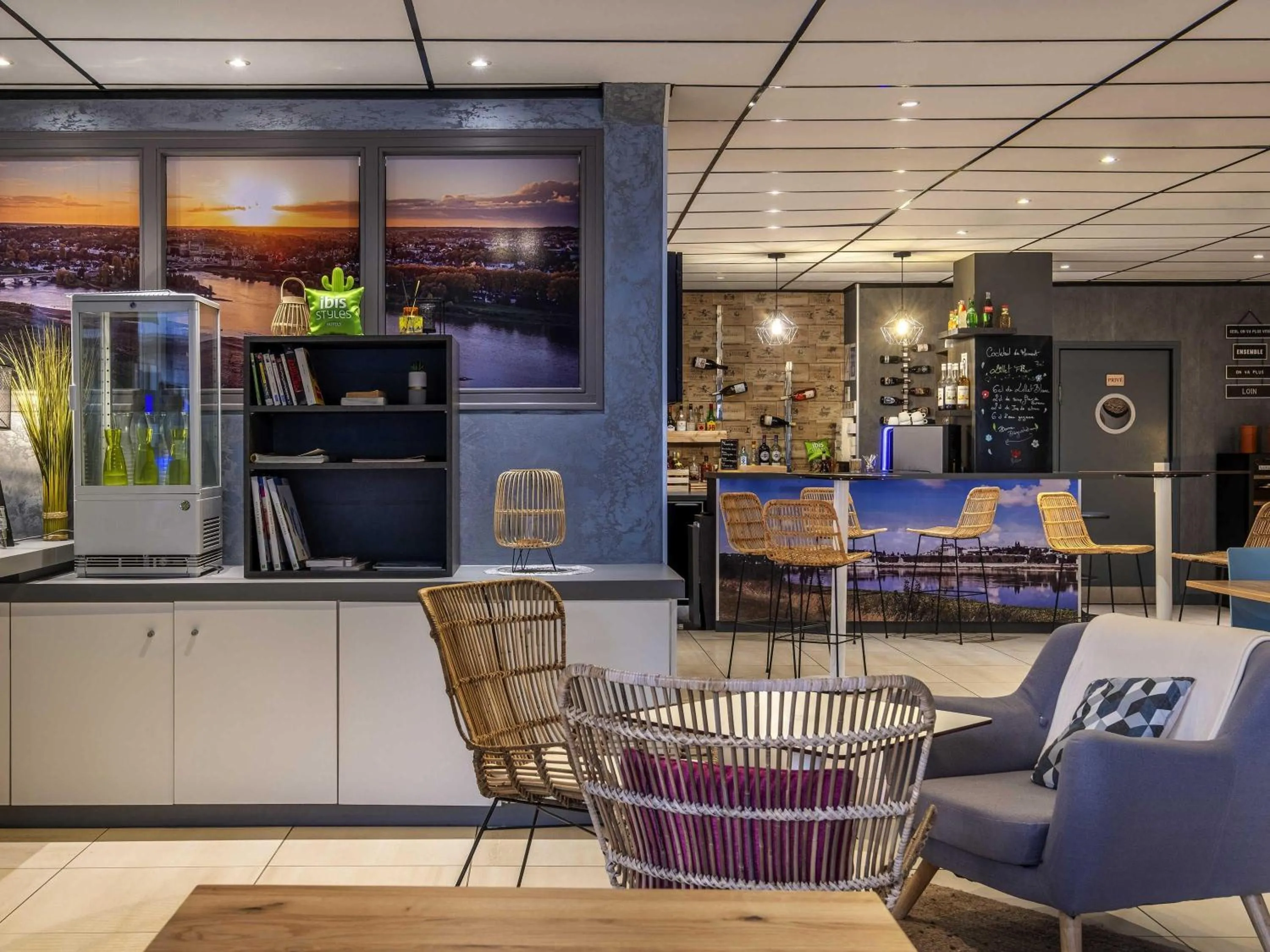 Lounge or bar in ibis Styles Blois Centre Gare