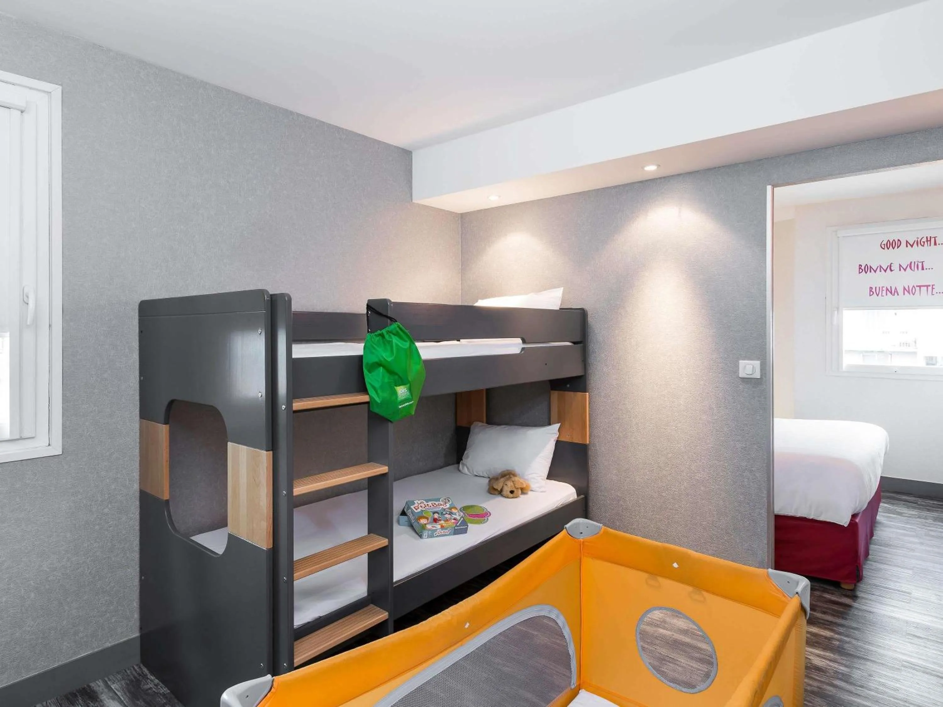 Bedroom, Bed in ibis Styles Blois Centre Gare