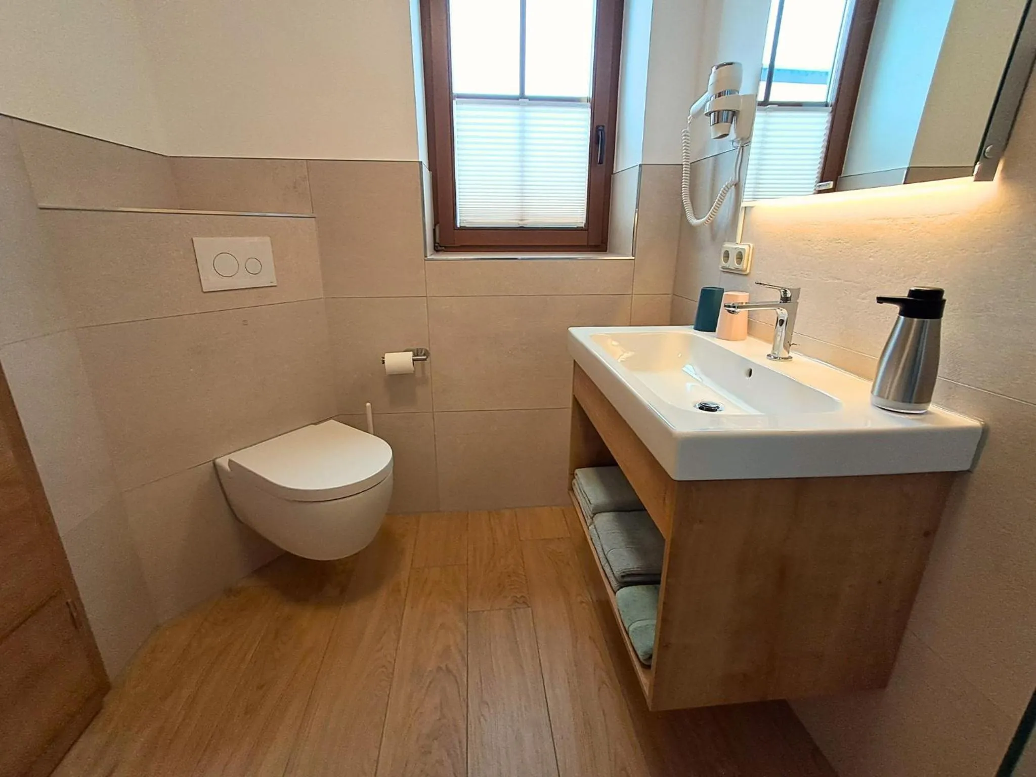 Toilet in Pension Kronenburghof