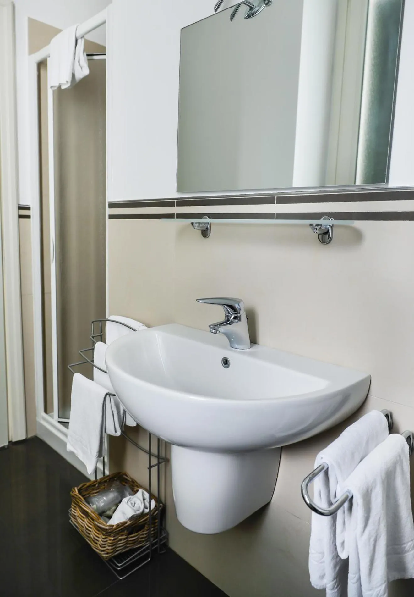 Shower in Albergo Silvio