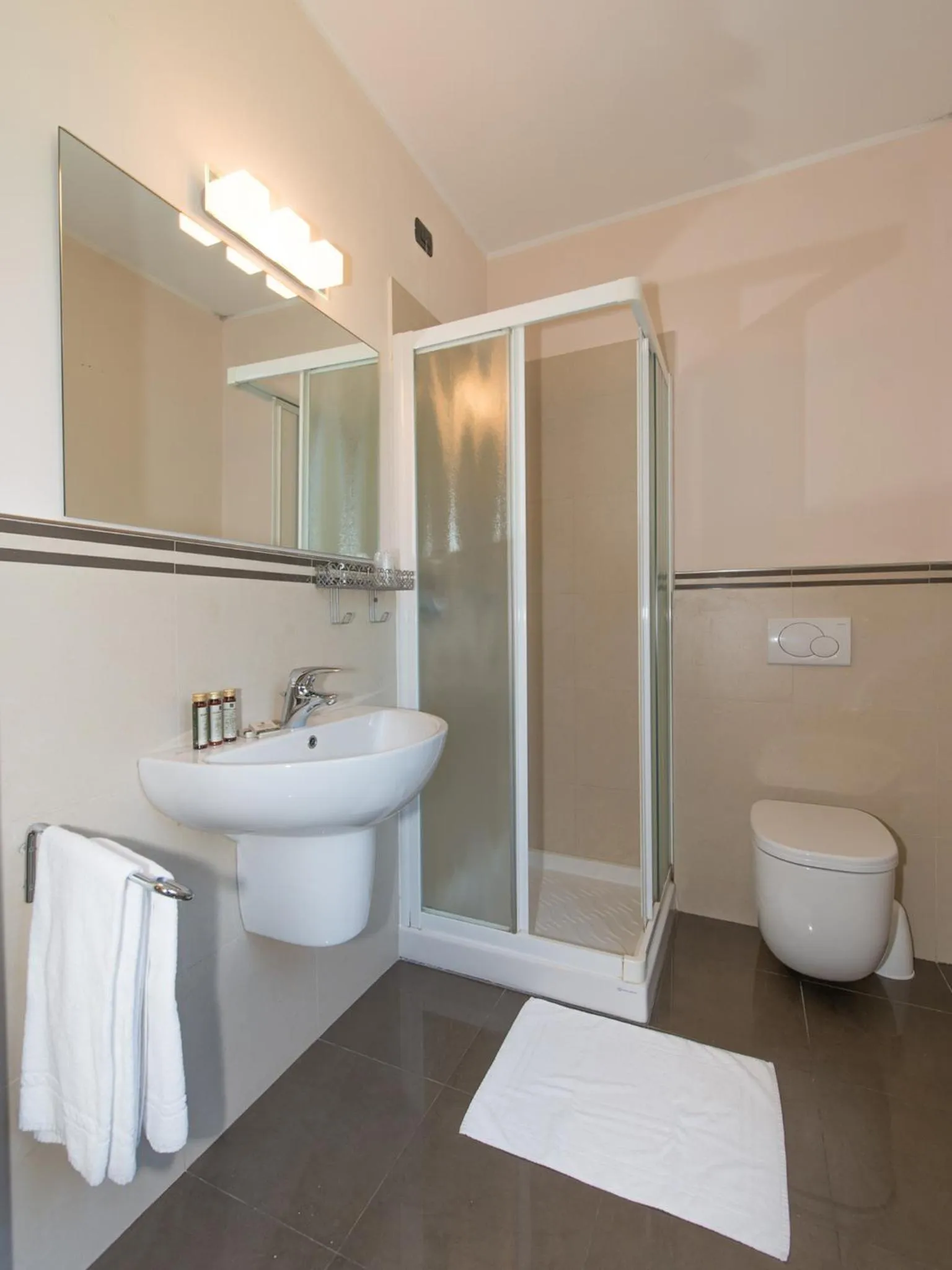 Bathroom in Albergo Silvio