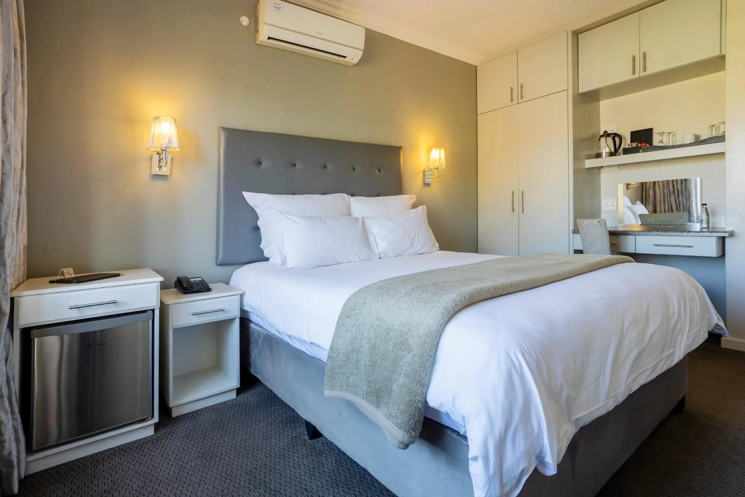 Bedroom, Bed in Devonvale Golf & Wine Estate