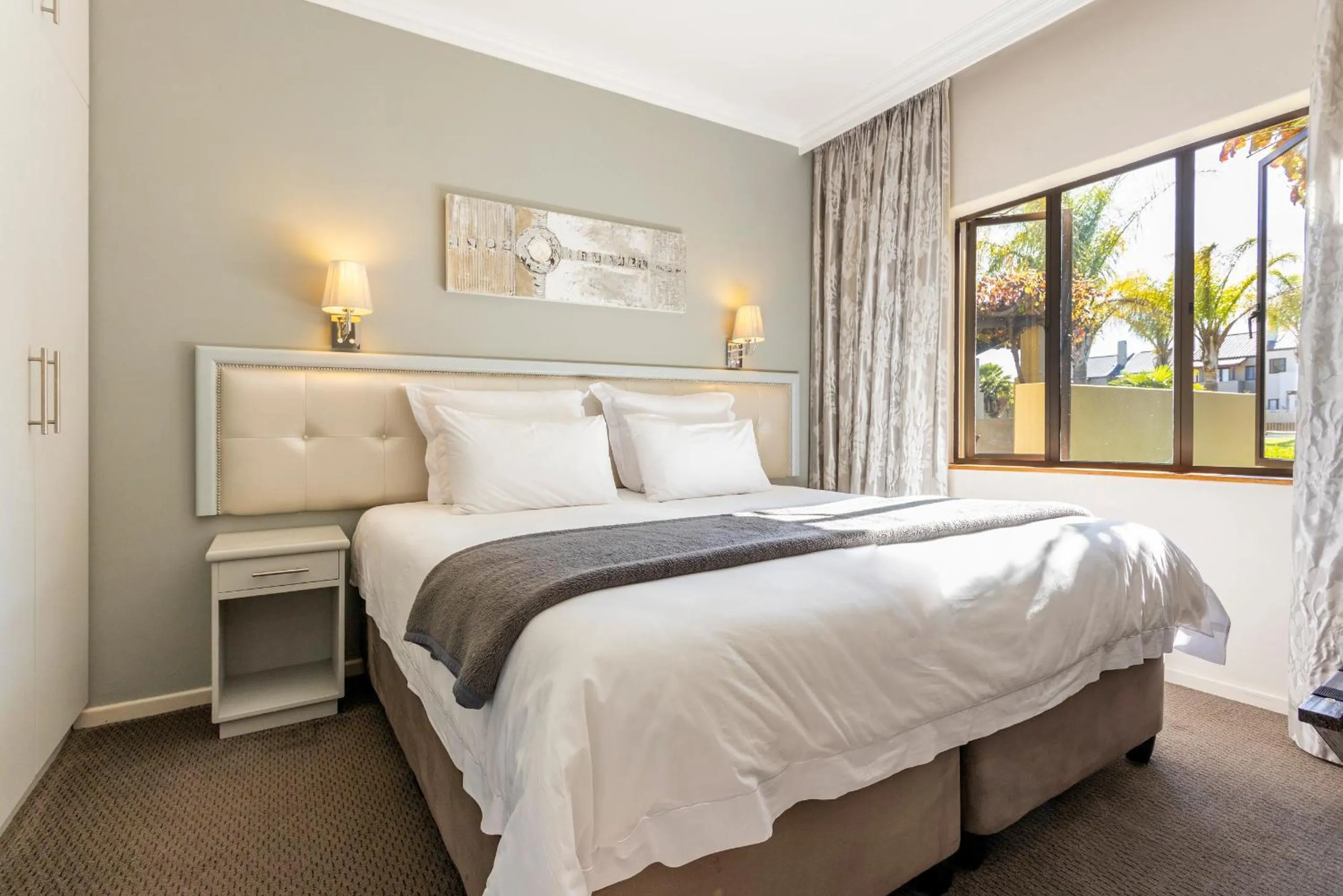 Bed in Devonvale Golf & Wine Estate