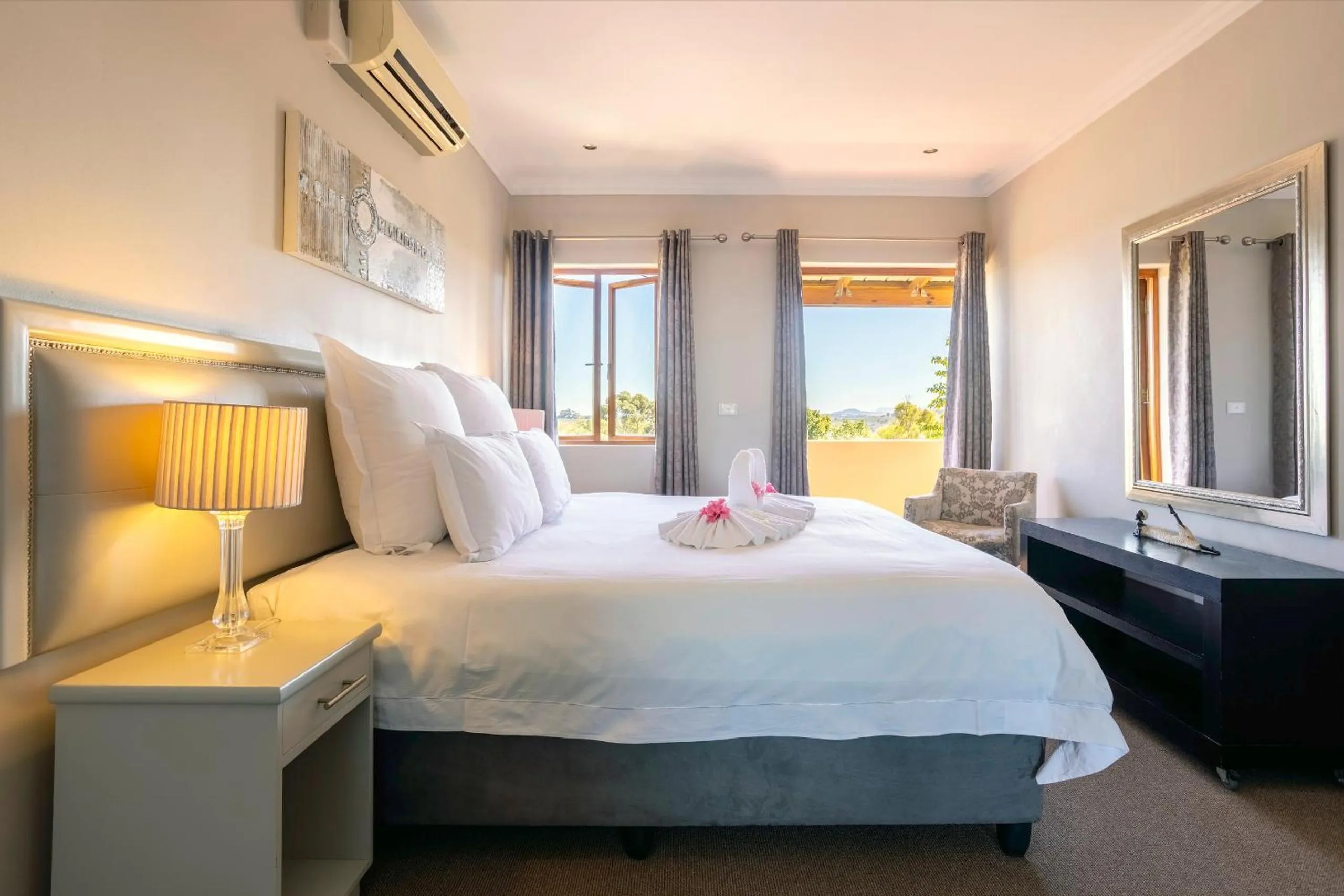 Bathroom, Bed in Devonvale Golf & Wine Estate