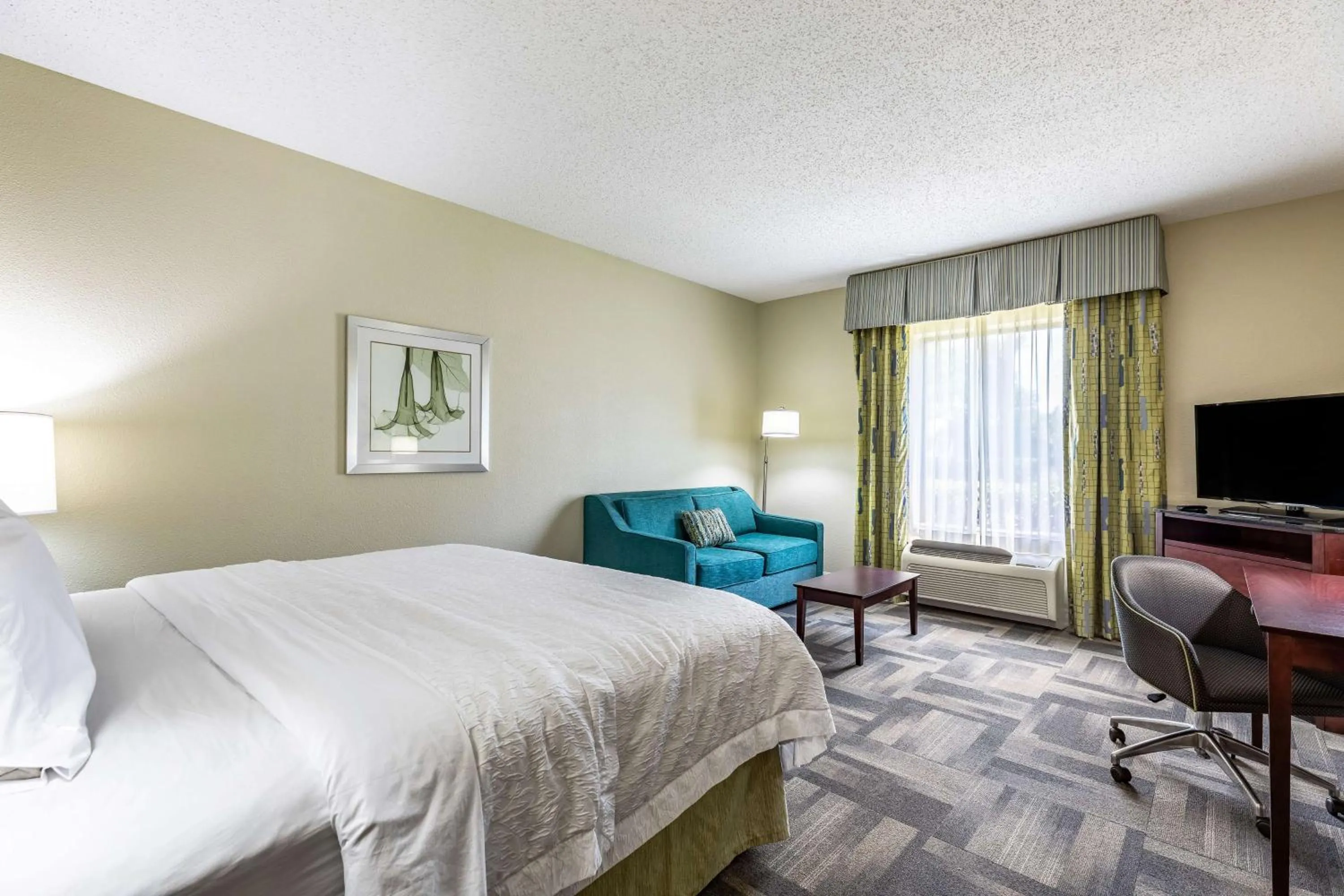 Bedroom, Bed in Hampton Inn & Suites Orlando-South Lake Buena Vista