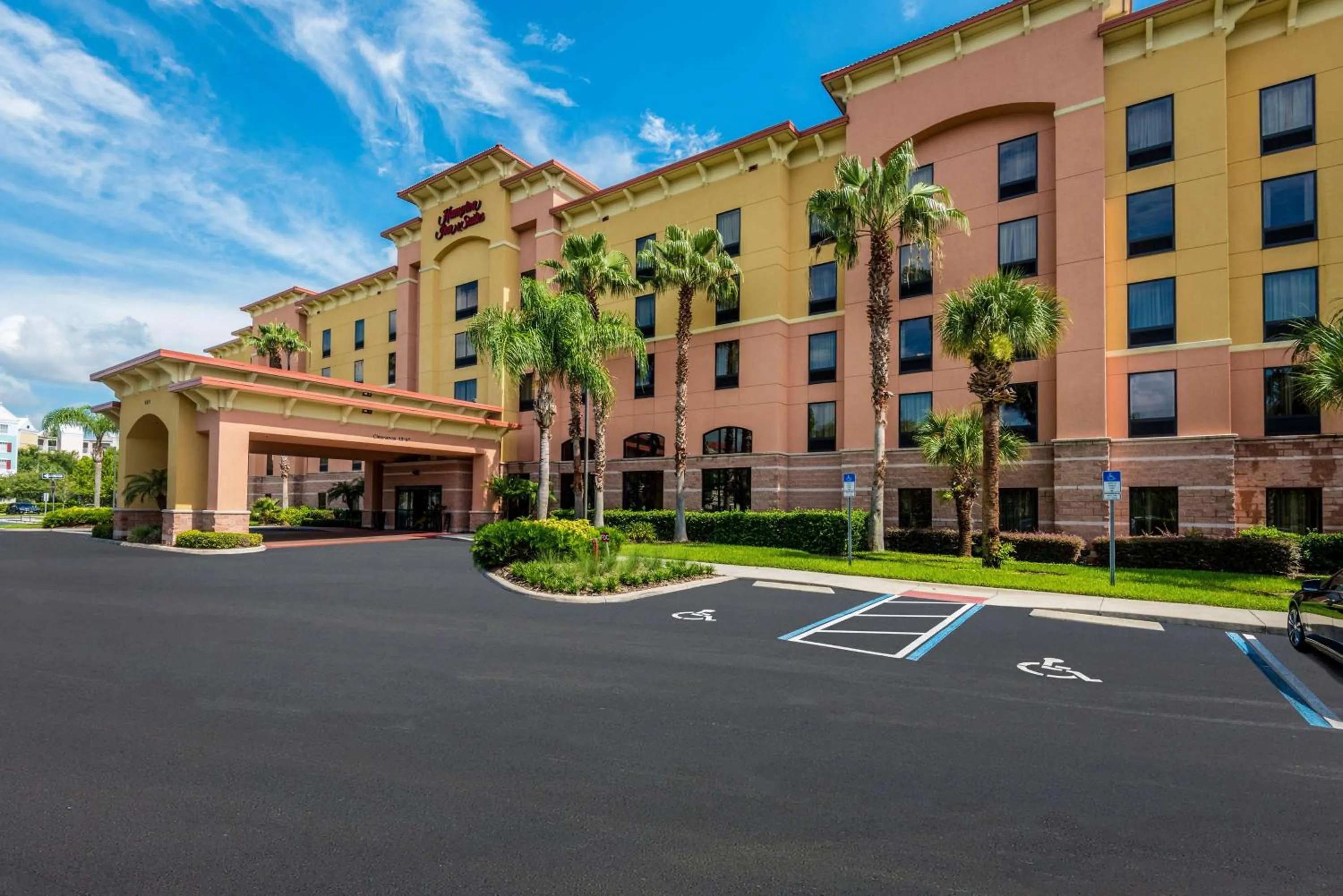 Property building in Hampton Inn & Suites Orlando-South Lake Buena Vista