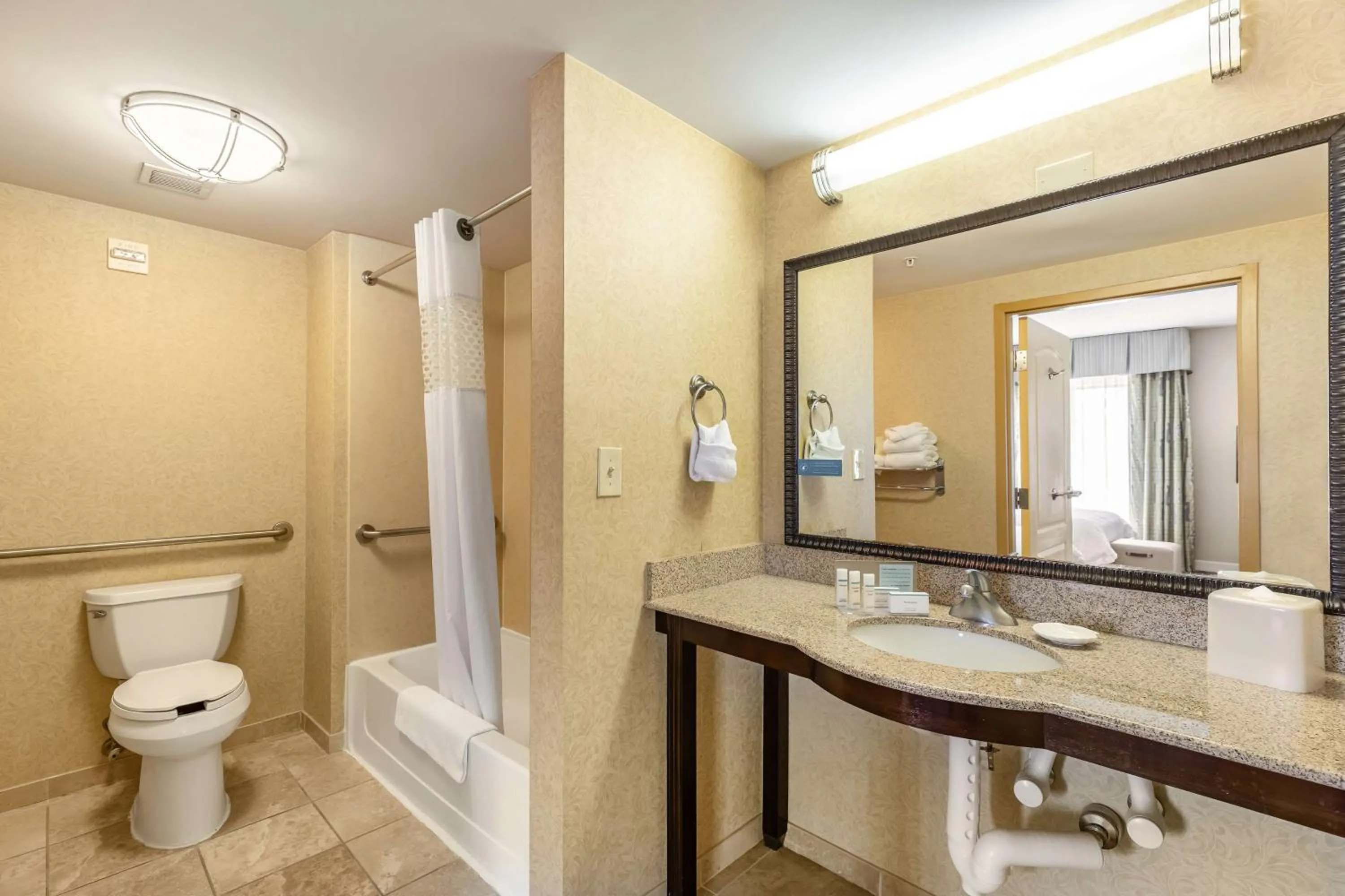 Bathroom in Hampton Inn & Suites Orlando-South Lake Buena Vista