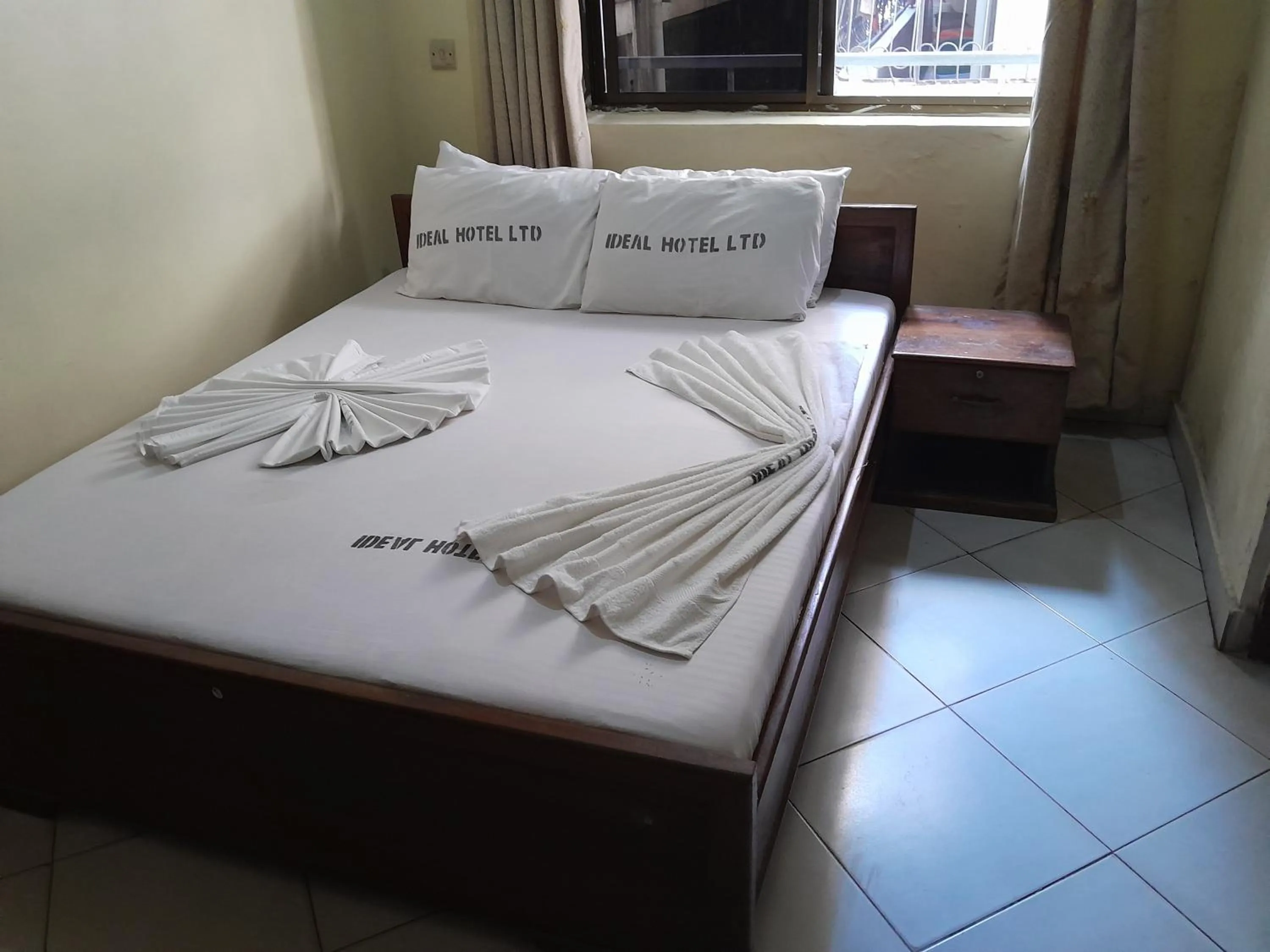 Bedroom, Bed in Hotel Ideal