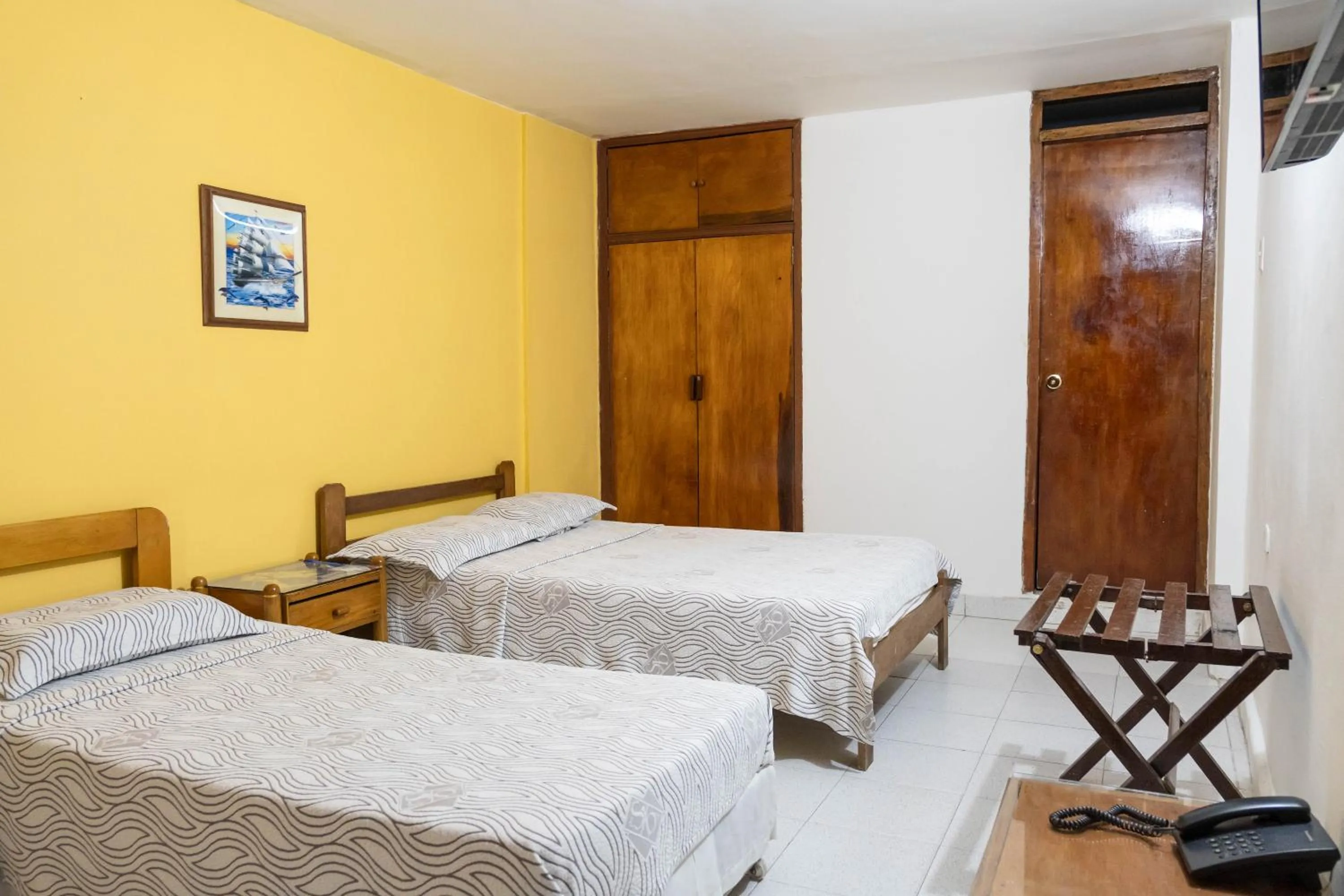 Photo of the whole room, Bed in Hotel Veleros Cartagena