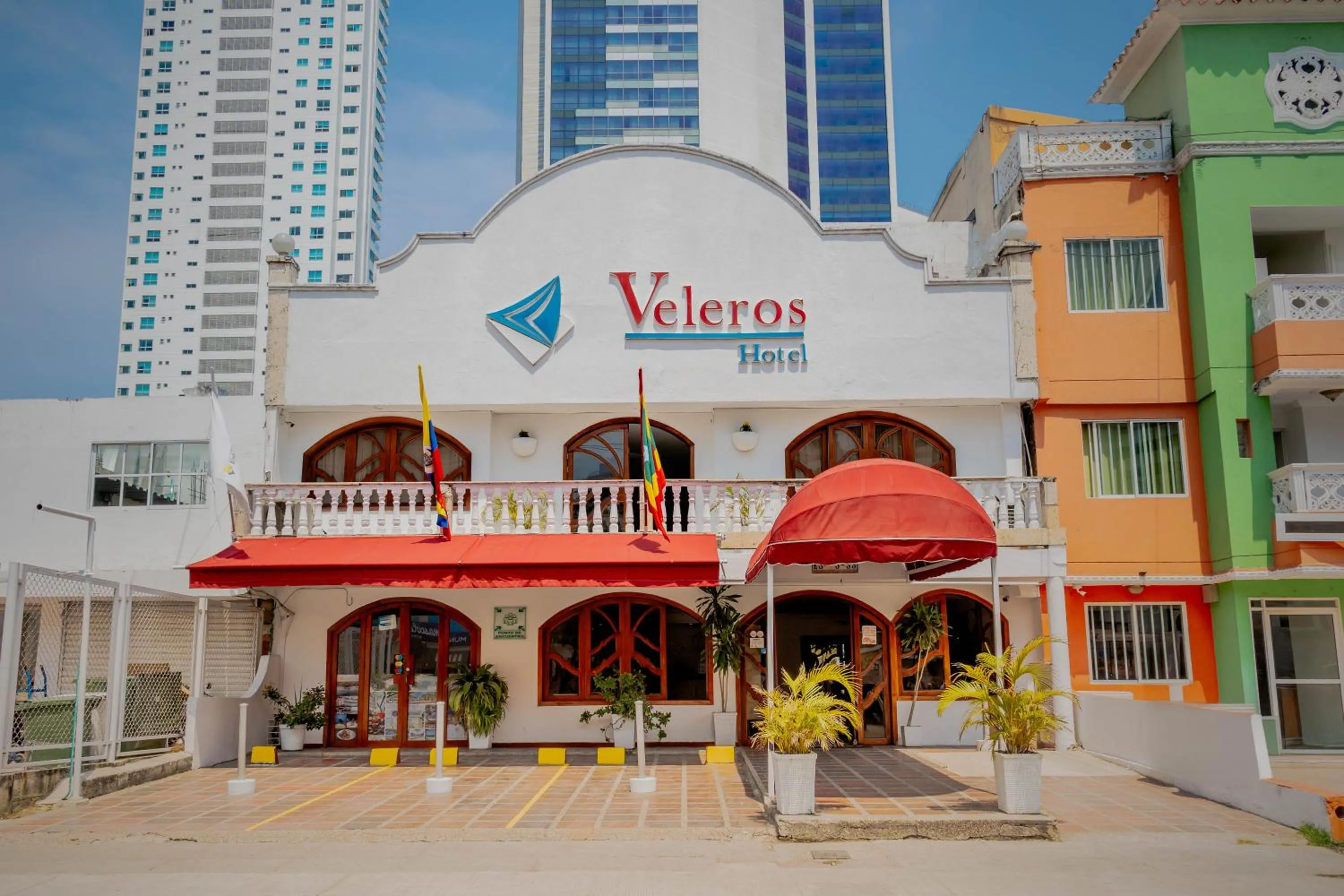 Facade/entrance in Hotel Veleros Cartagena
