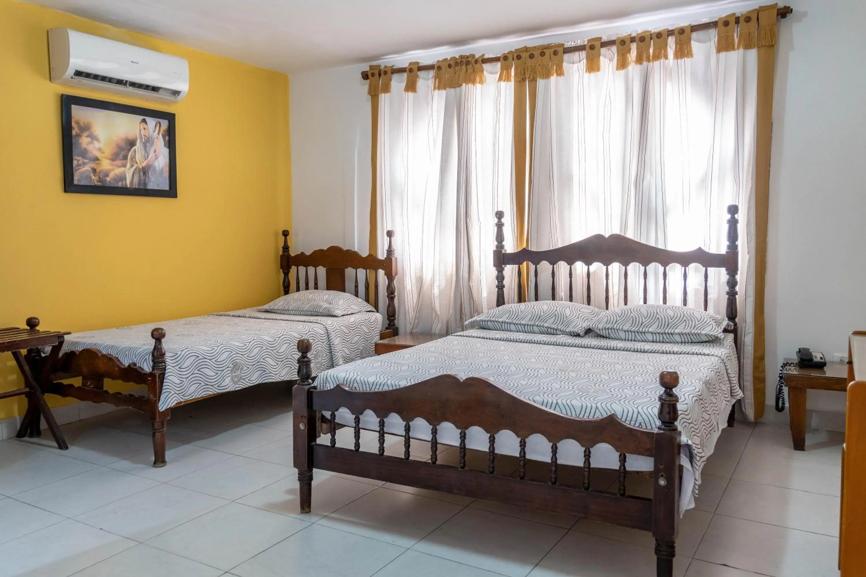 Photo of the whole room, Bed in Hotel Veleros Cartagena