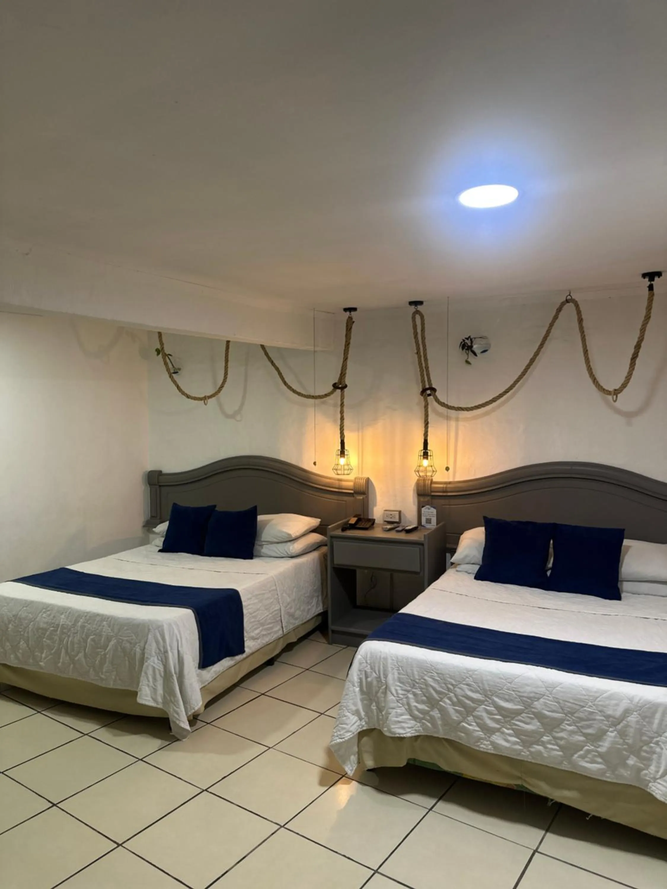 Bed in Berlor Airport Inn