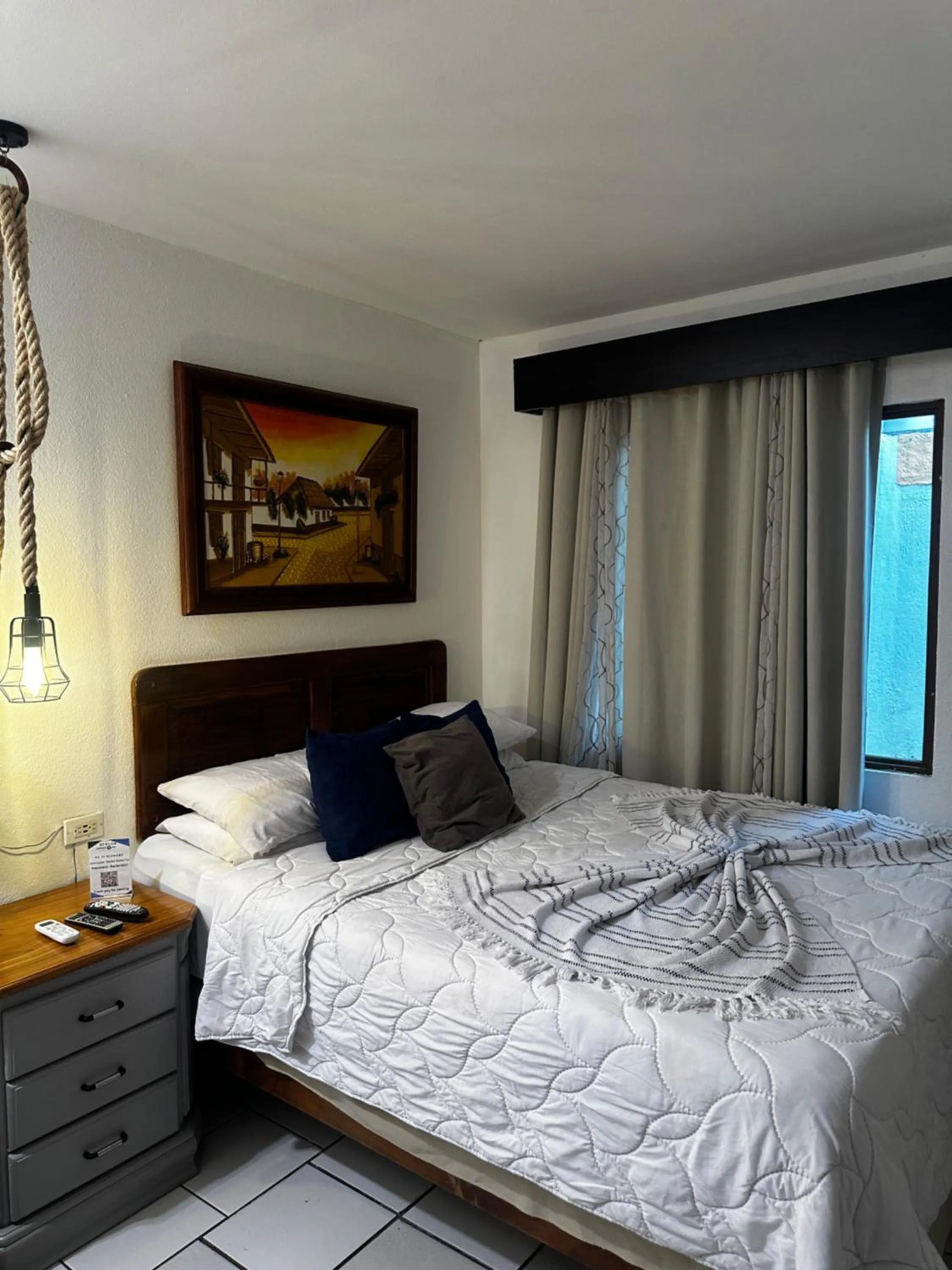 Bedroom, Bed in Berlor Airport Inn