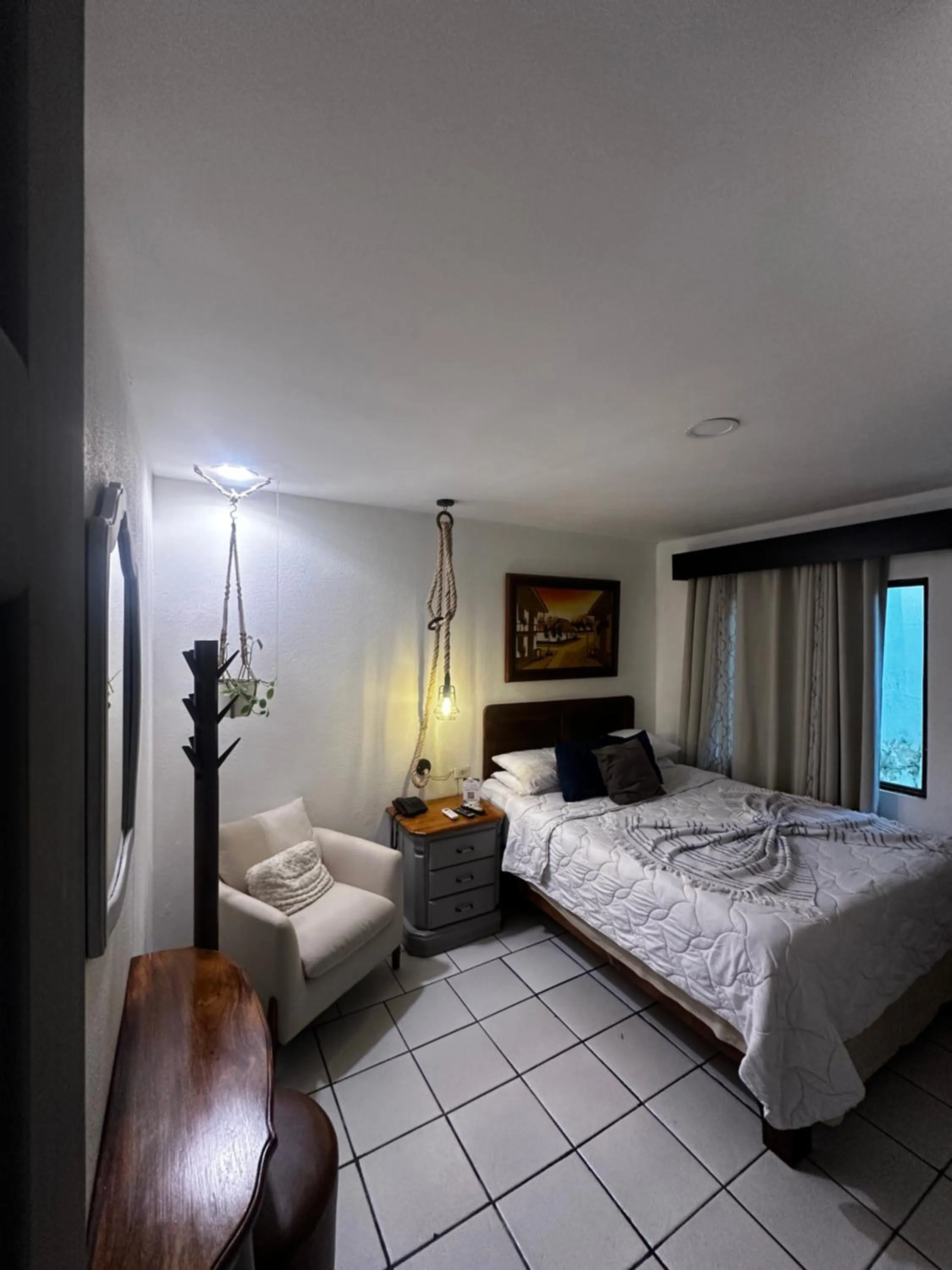 Bedroom, Bed in Berlor Airport Inn