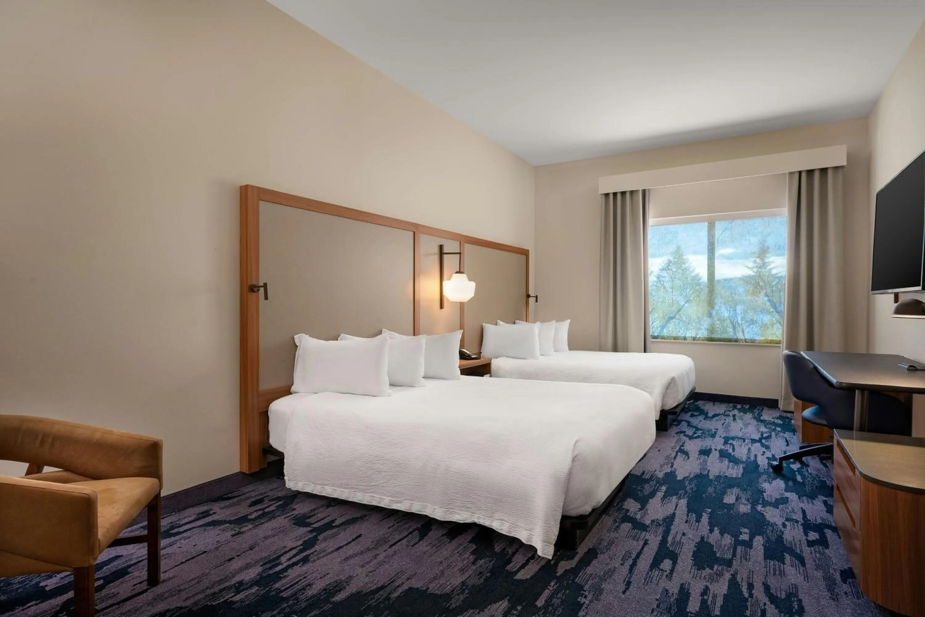 Photo of the whole room, Bed in Fairfield Inn & Suites by Marriott Missoula Airport