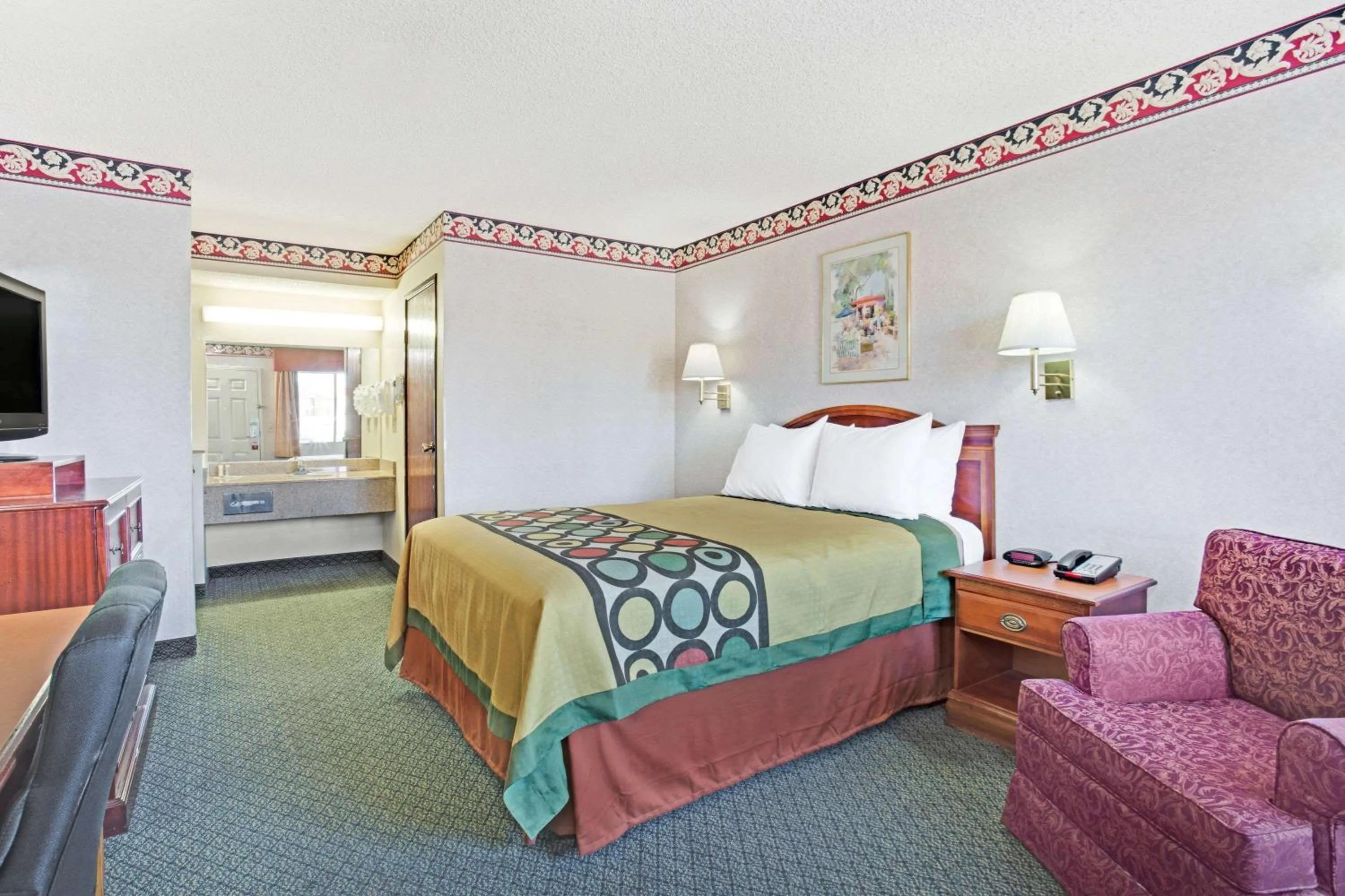 Photo of the whole room, Bed in Super 8 by Wyndham Tucson Downtown Convention Center