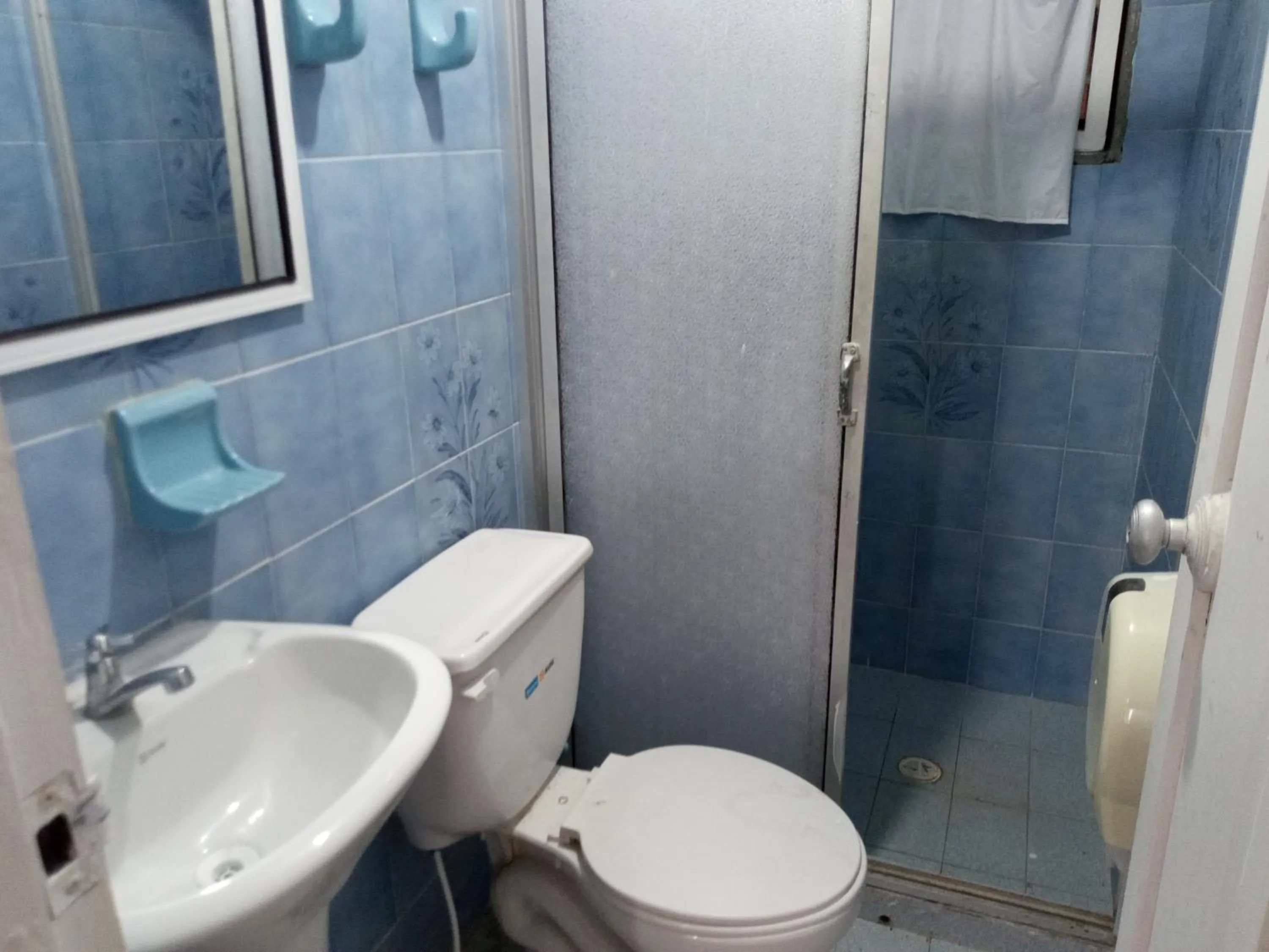 Shower in Hotel Montecarlo Beach