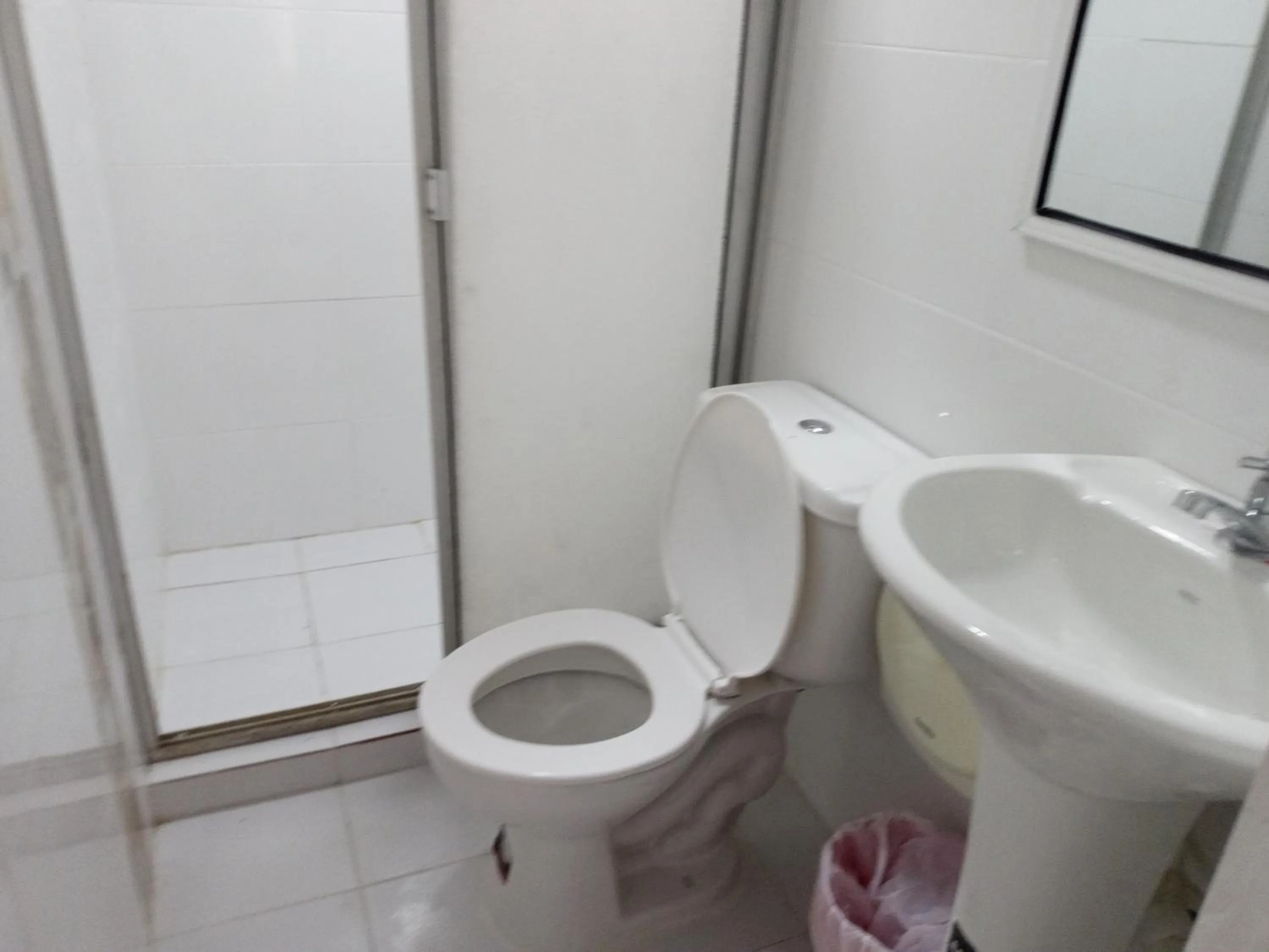 Shower in Hotel Montecarlo Beach