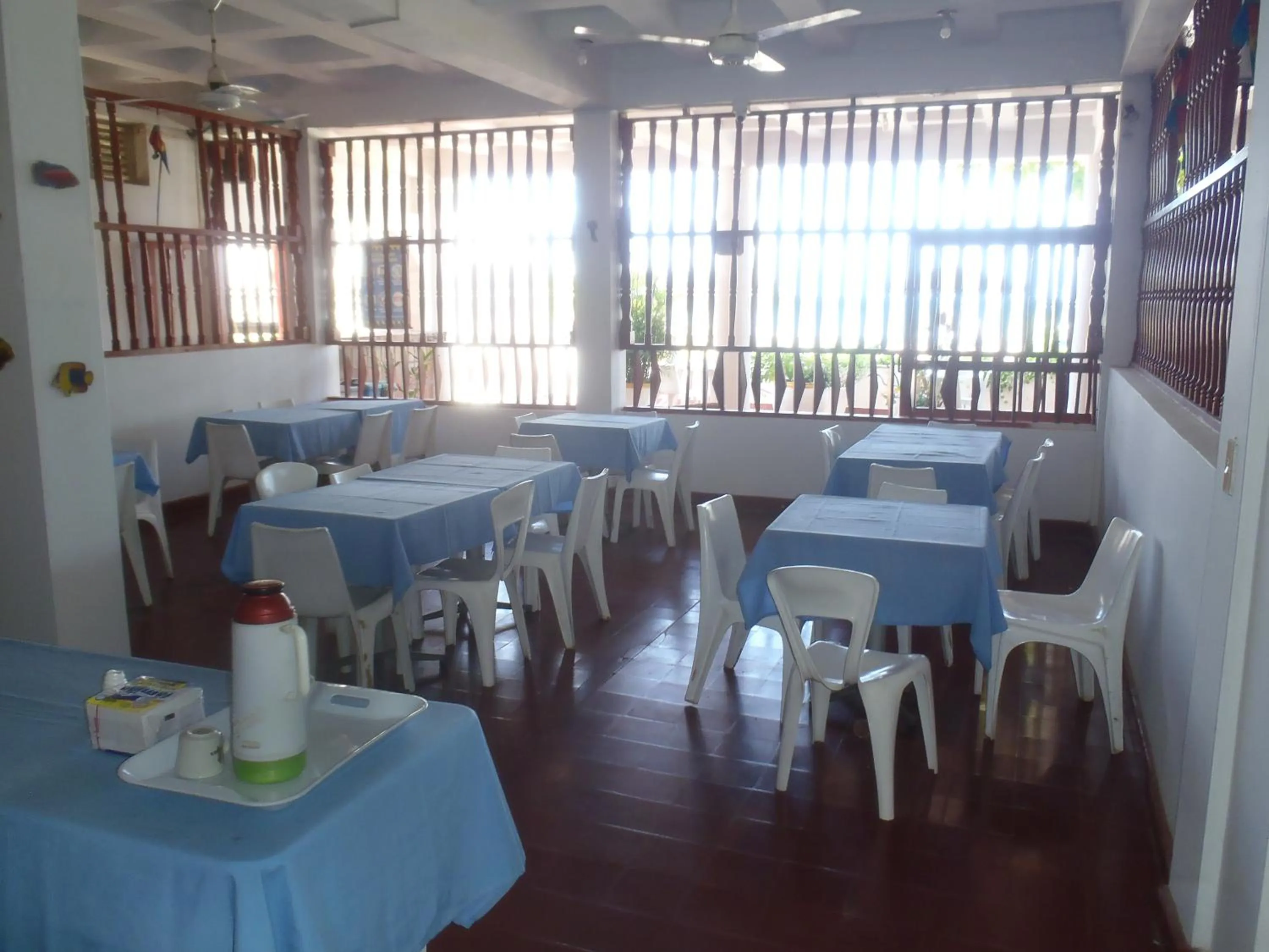 Restaurant/places to eat in Hotel Montecarlo Beach