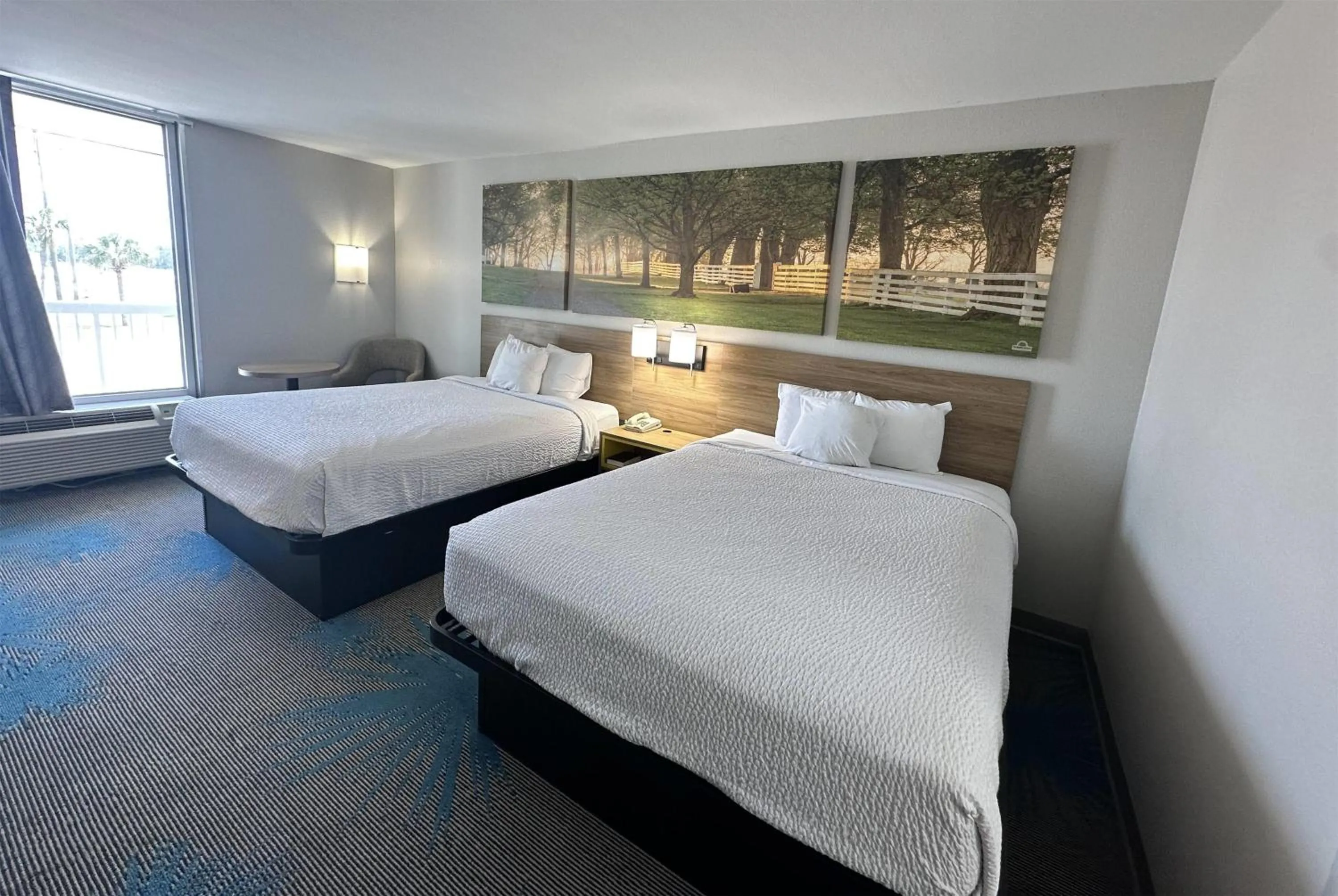 Photo of the whole room, Bed in Days Inn by Wyndham Adel I-75