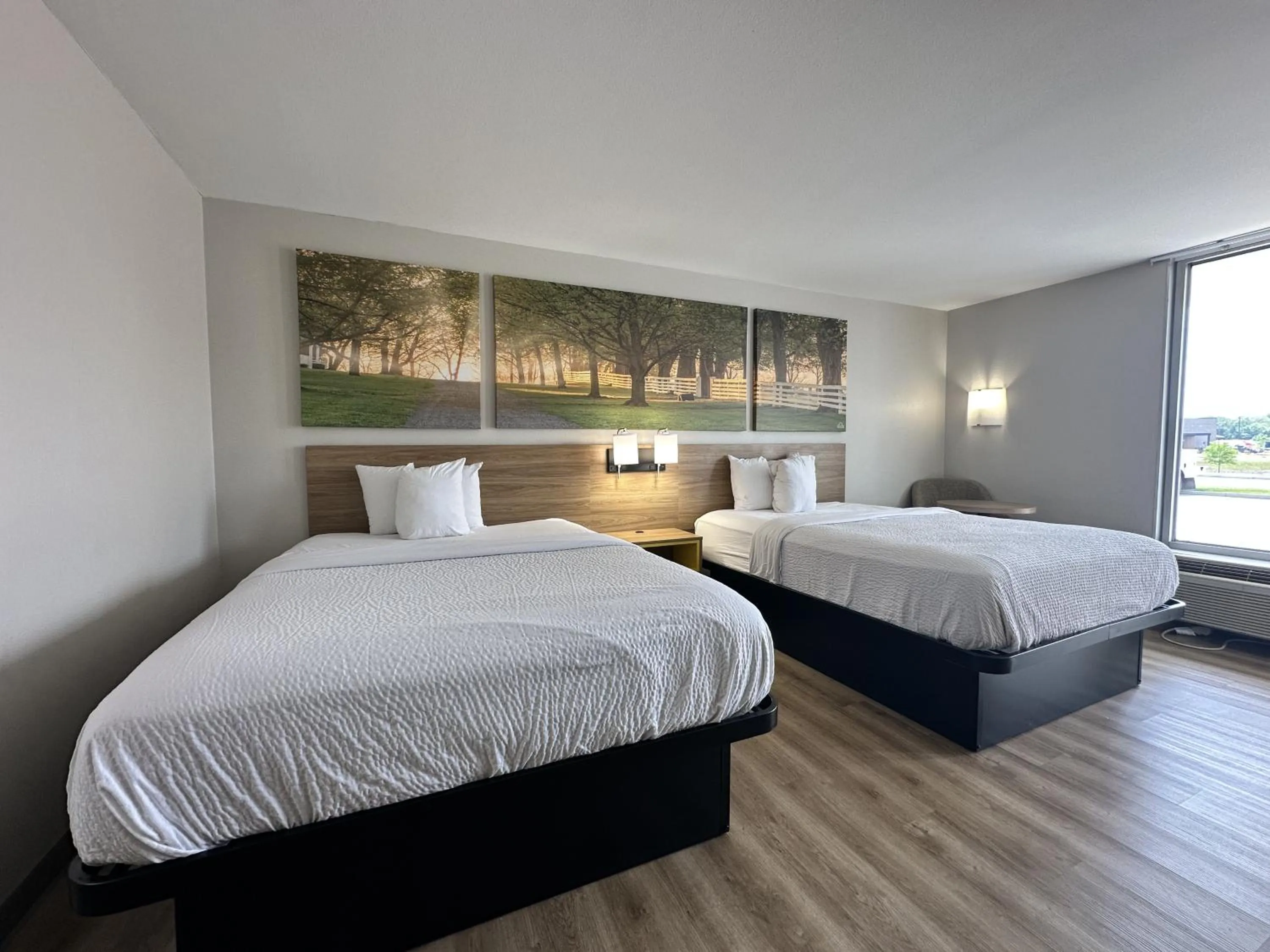 Bed in Days Inn by Wyndham Adel I-75