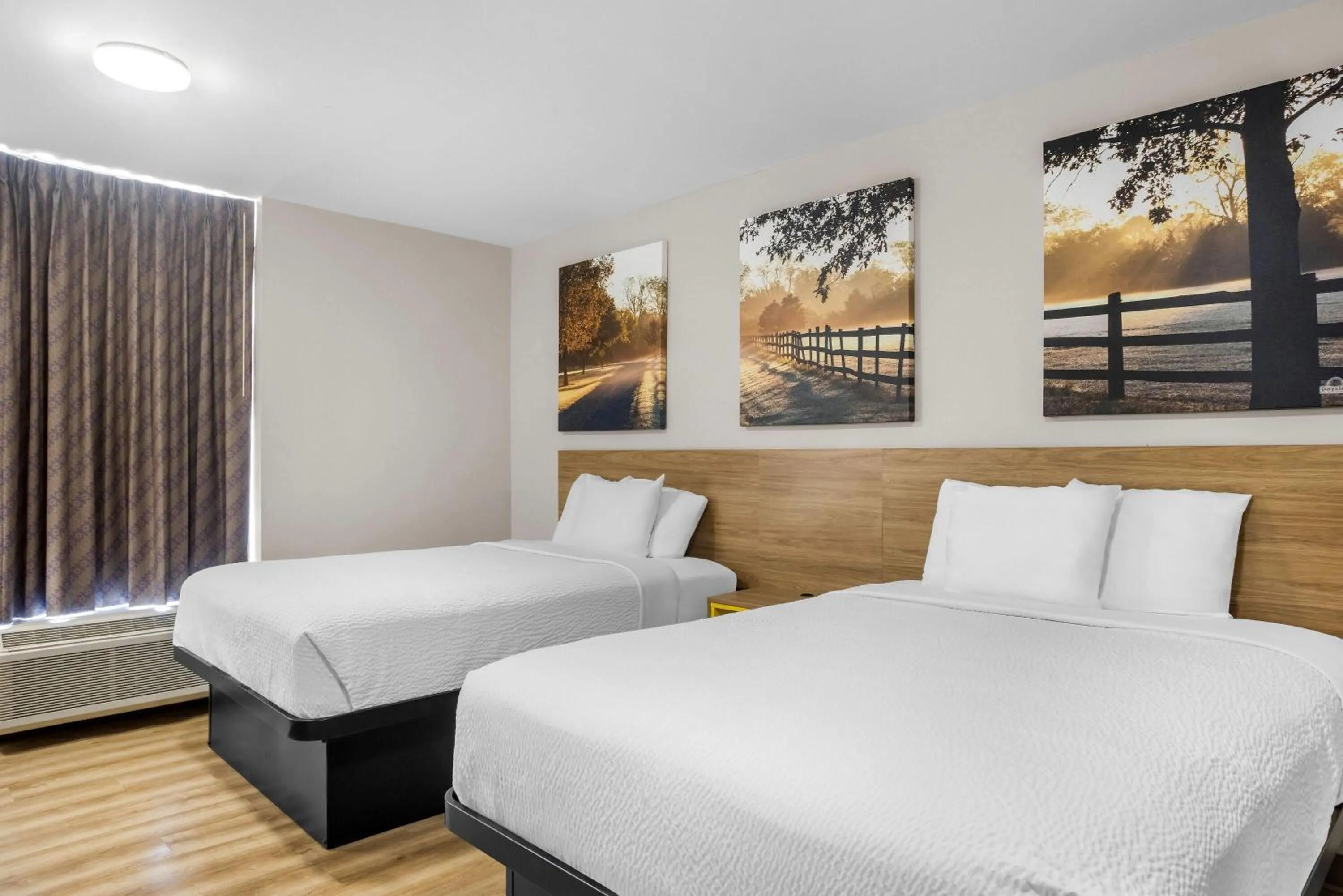 Photo of the whole room, Bed in Days Inn by Wyndham Adel I-75