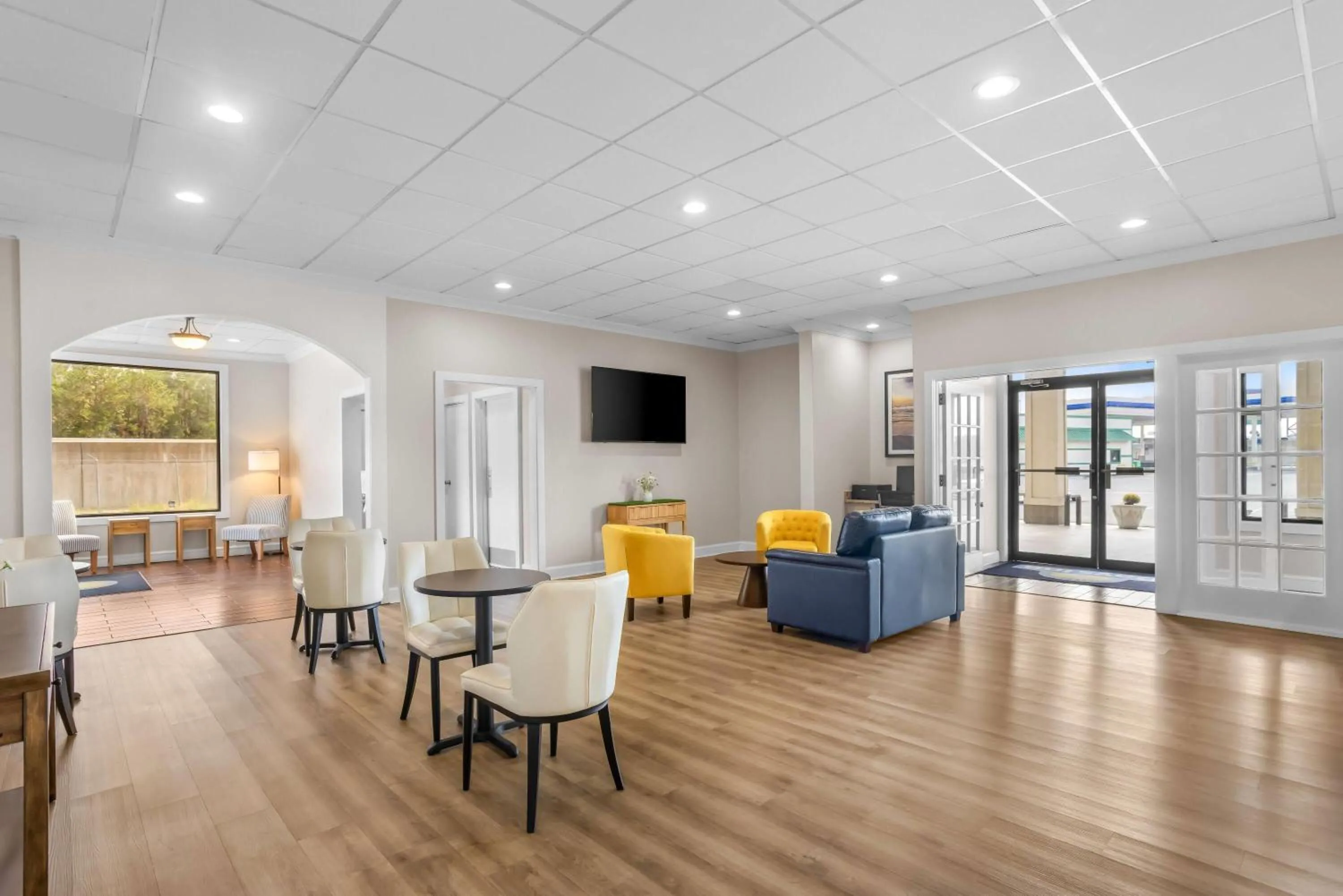 Lobby or reception in Days Inn by Wyndham Adel I-75