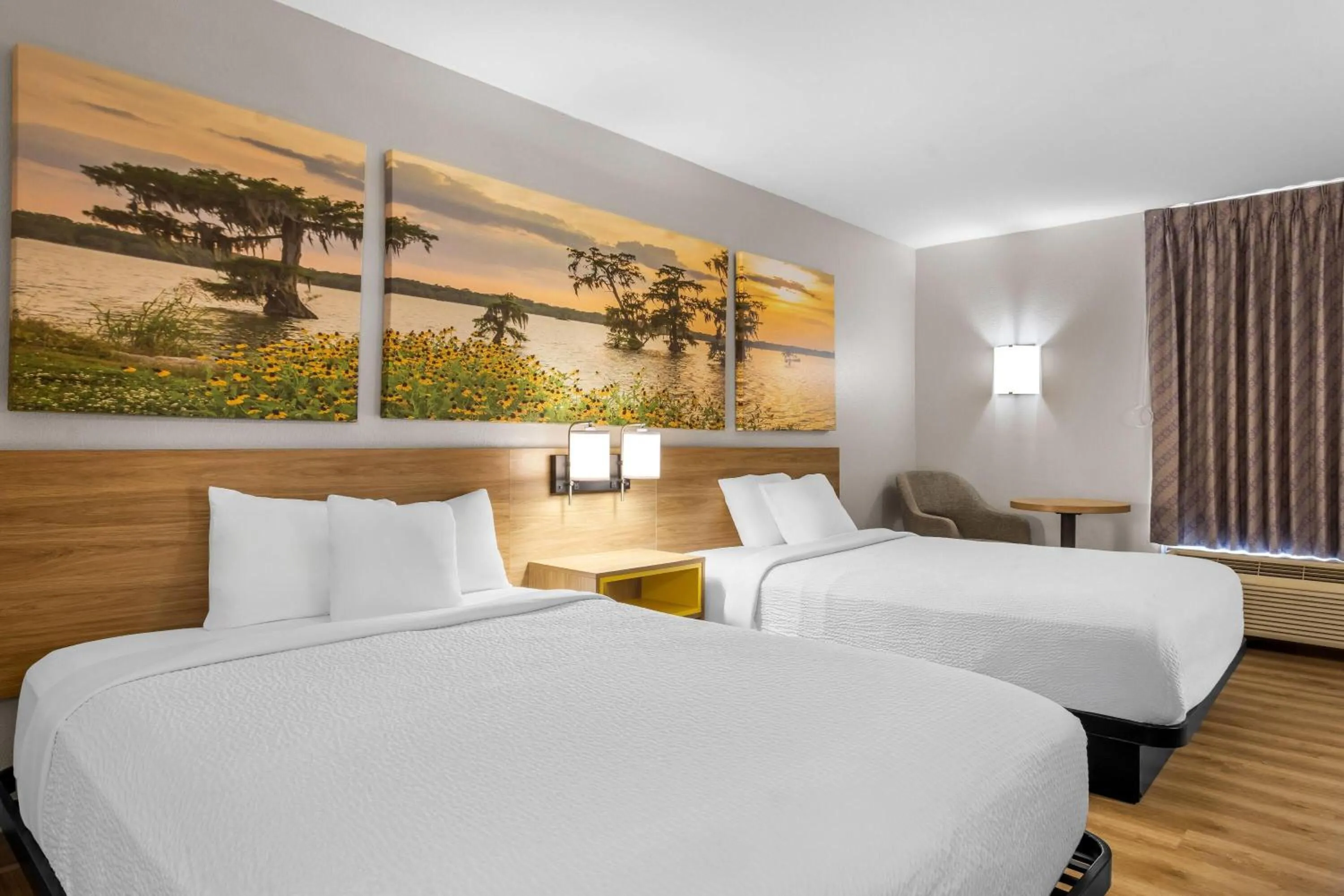 Bed in Days Inn by Wyndham Adel I-75