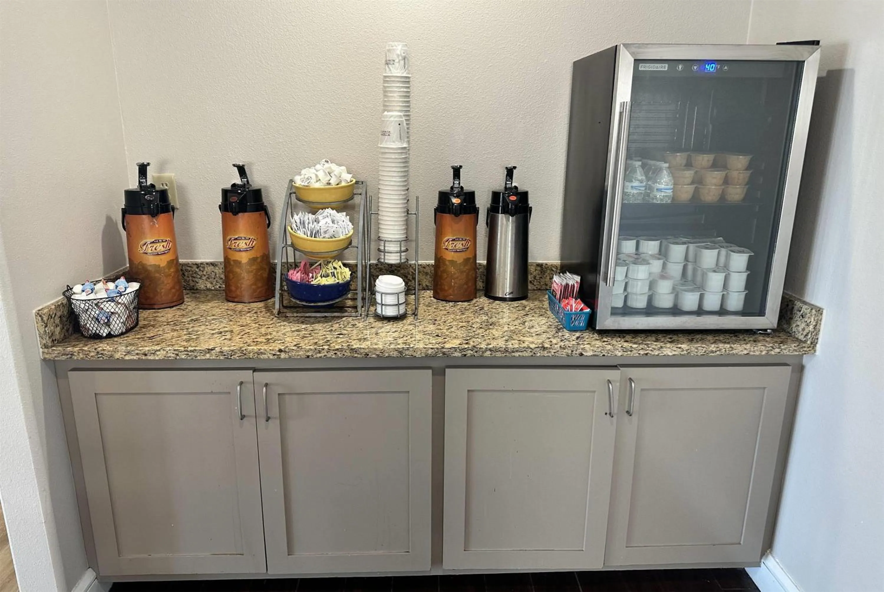 Property building in Days Inn by Wyndham Adel I-75