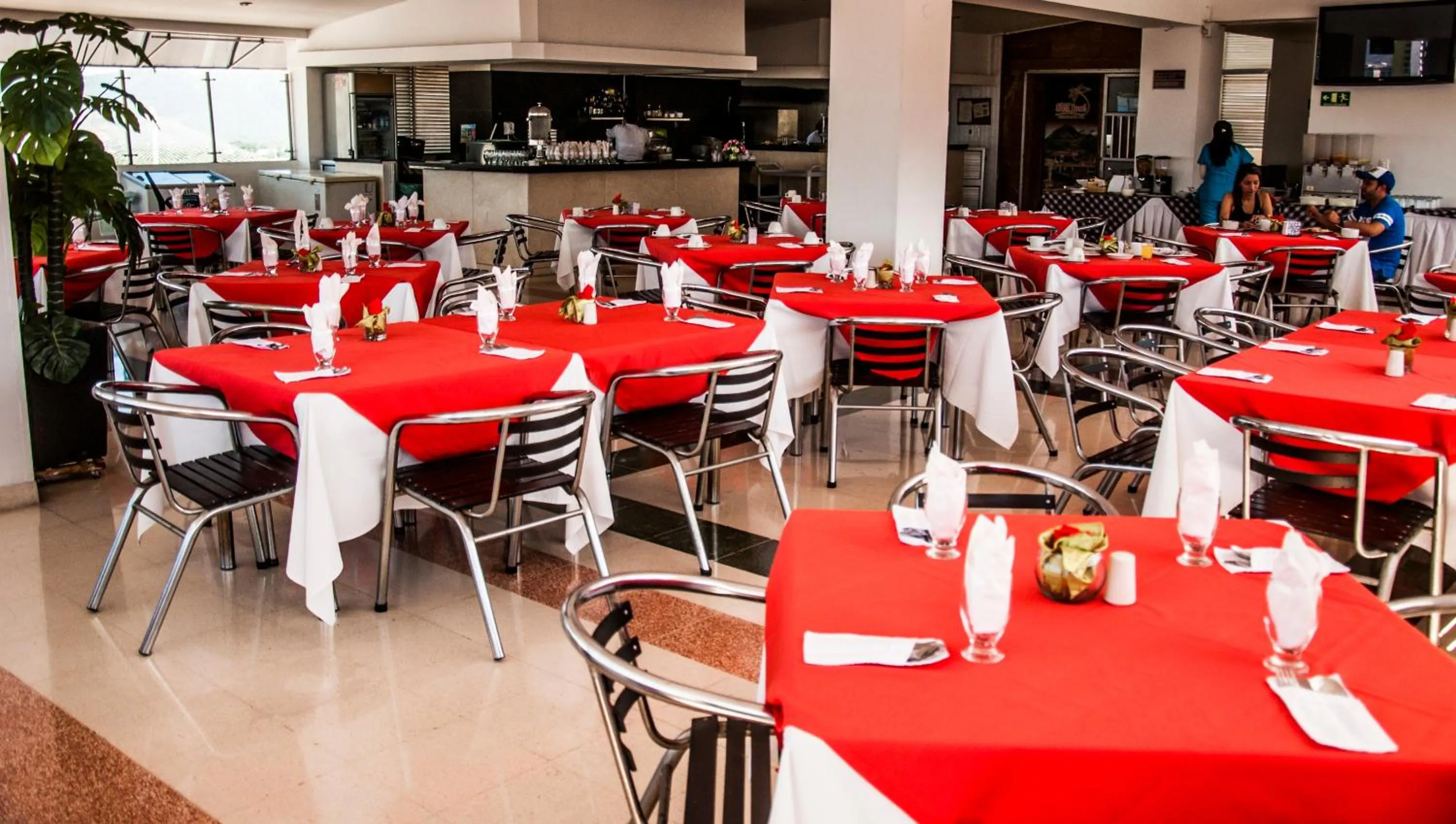 Restaurant/places to eat in Hotel San José Plaza
