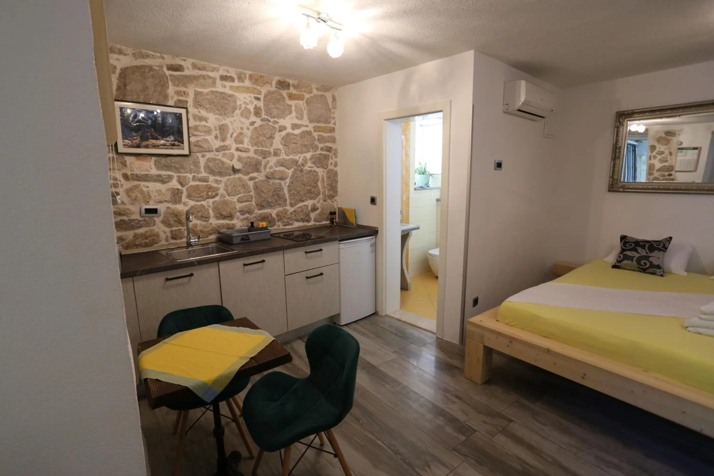 Bed in Apartments Nikolla