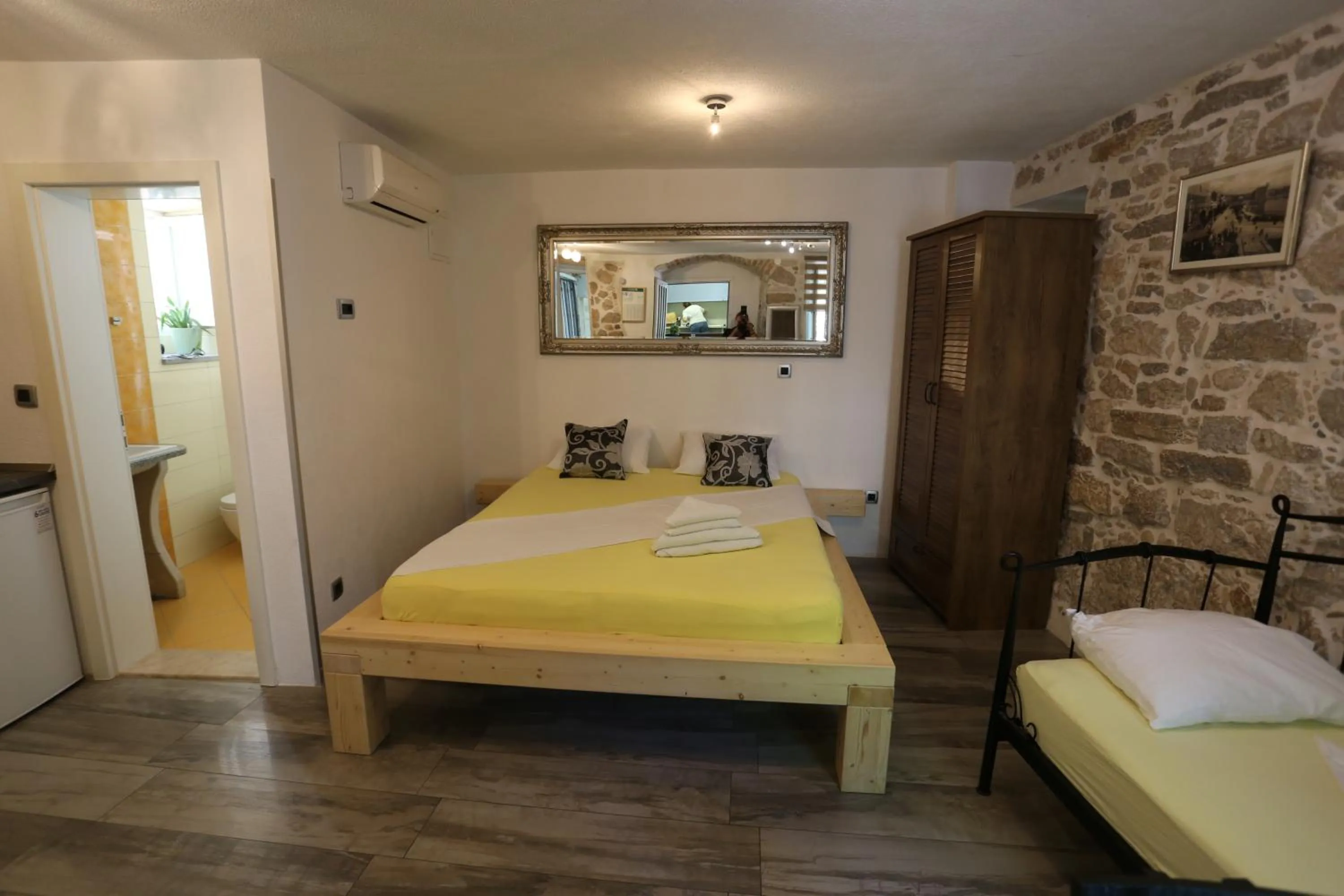 Bed in Apartments Nikolla