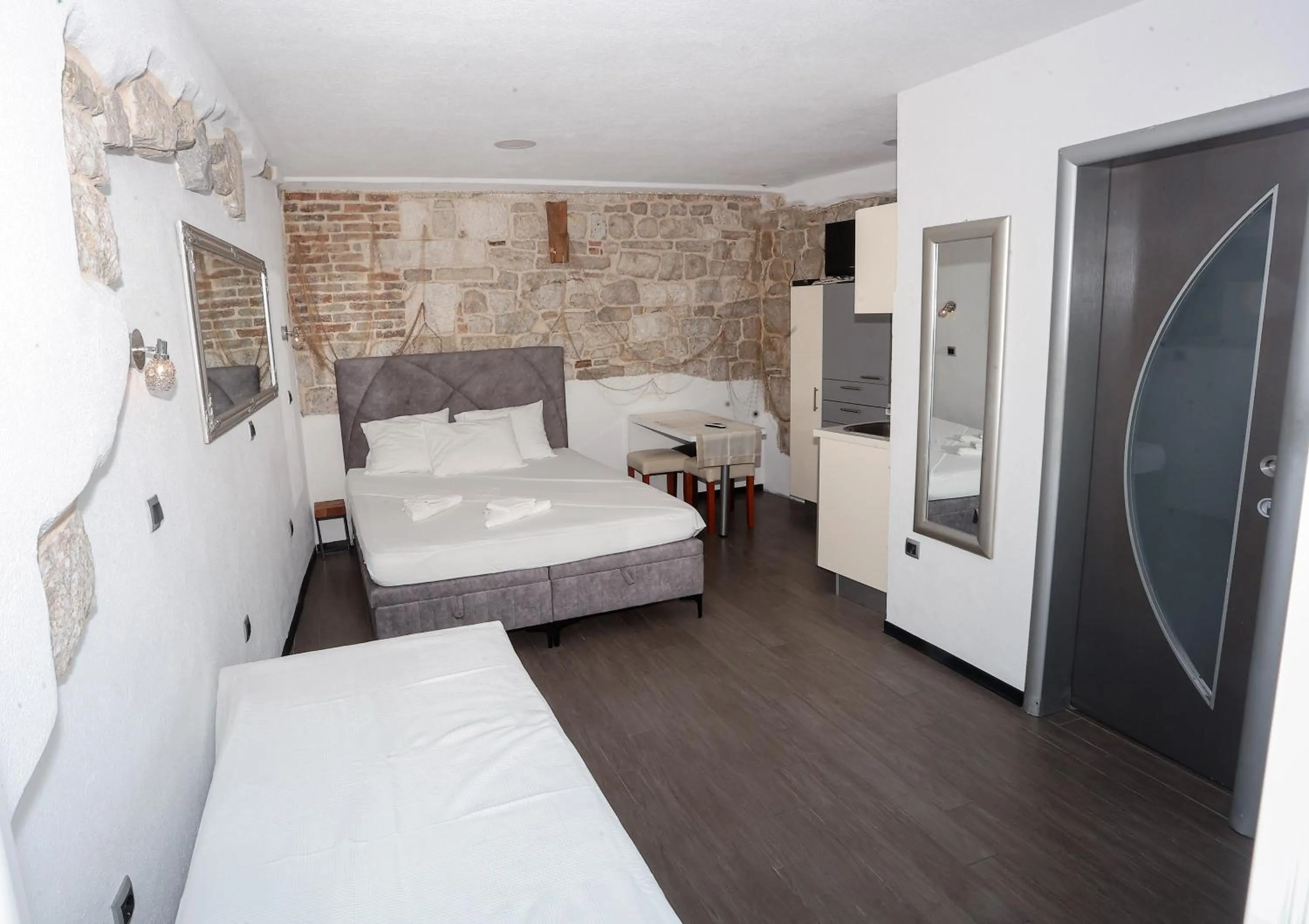 Bed in Apartments Nikolla