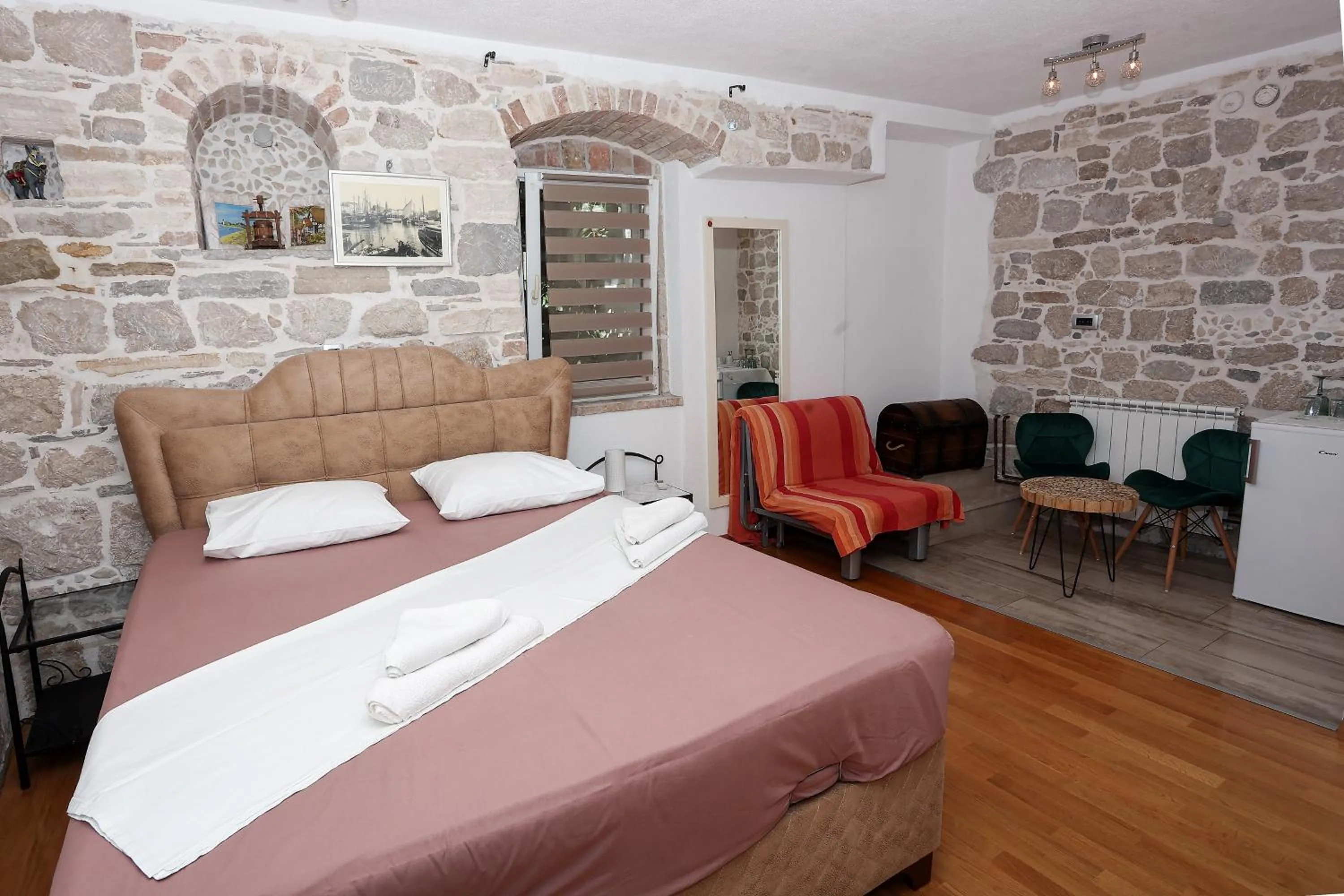 Bed in Apartments Nikolla