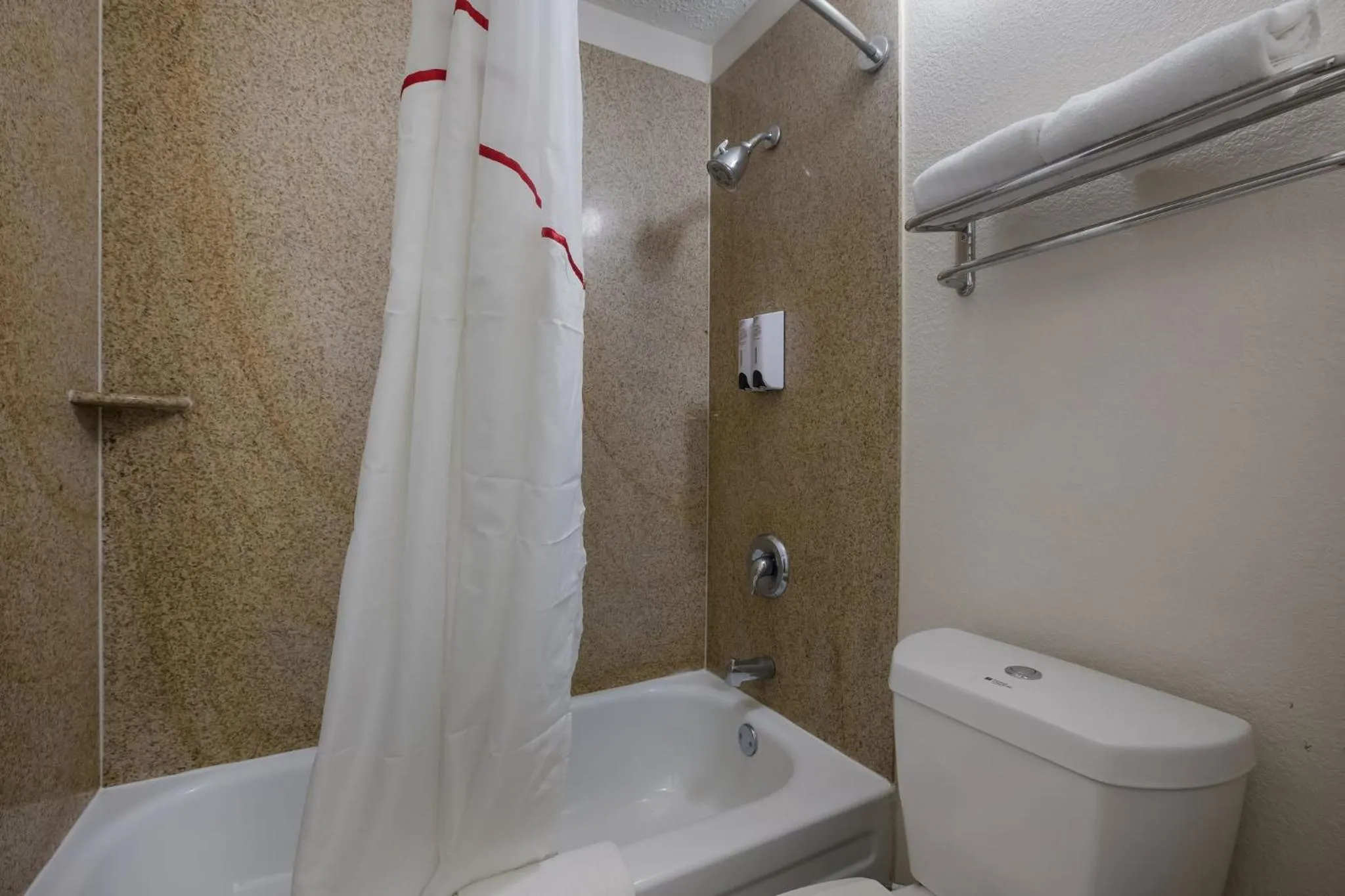 Bathroom in Red Roof Inn Atlanta Airport NE Conley