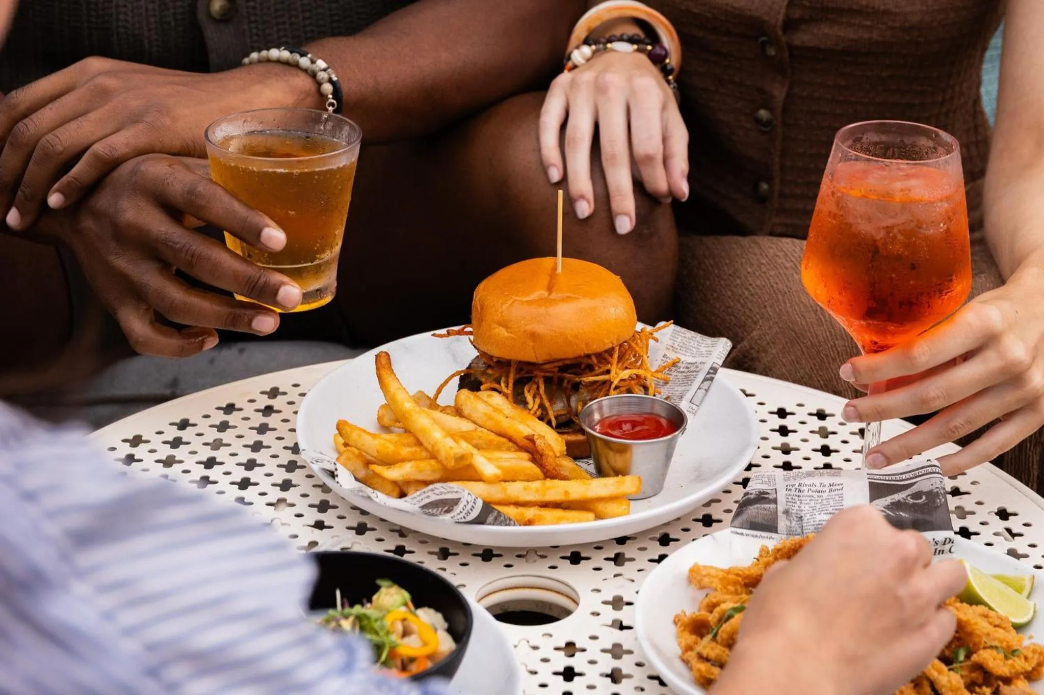 Restaurant/places to eat in Kimpton Surfcomber Hotel by IHG