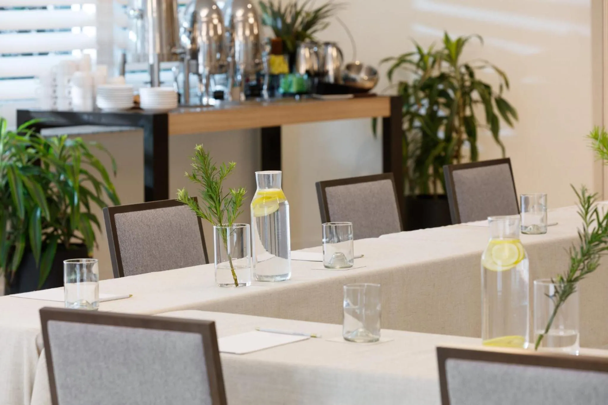 Meeting/conference room in Kimpton Surfcomber Hotel by IHG