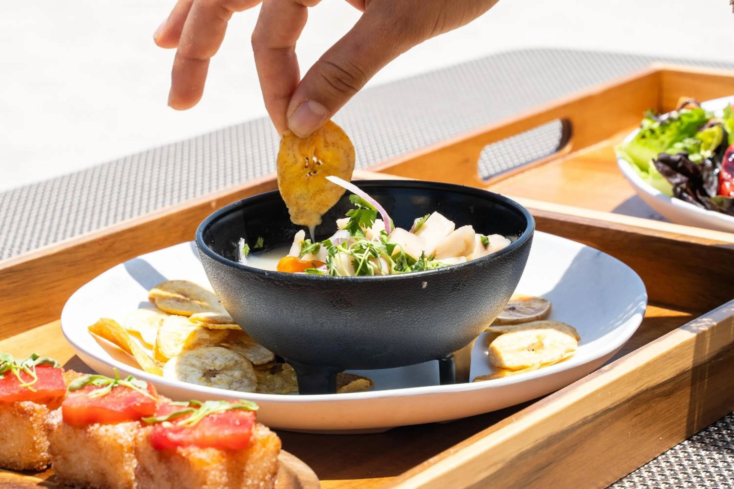 Restaurant/places to eat in Kimpton Surfcomber Hotel by IHG