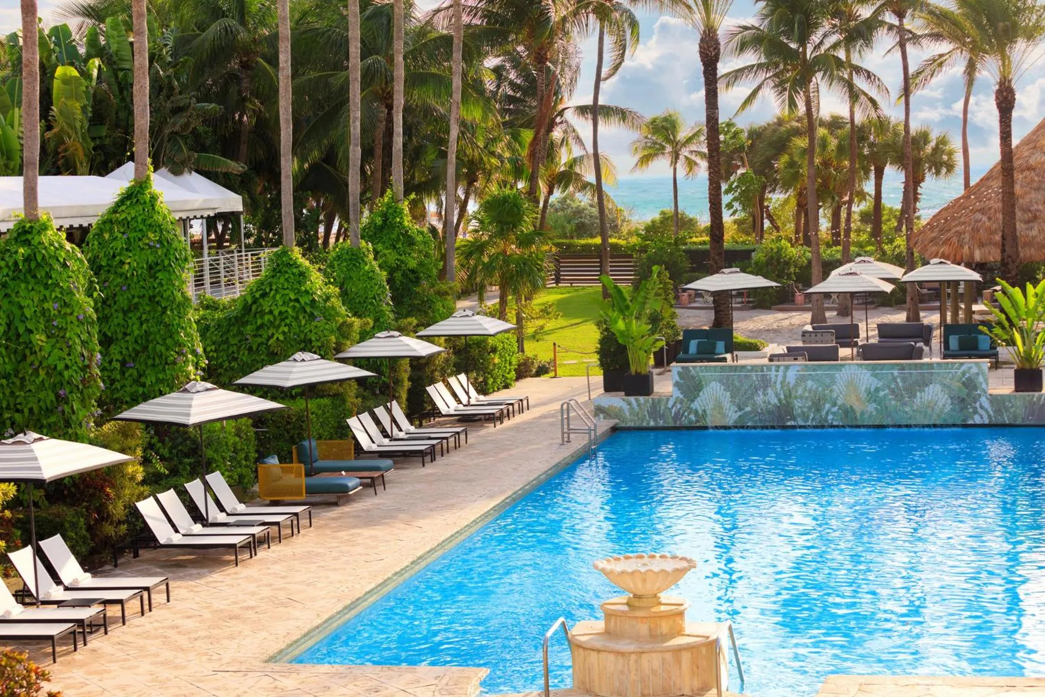 Swimming pool in Kimpton Surfcomber Hotel by IHG