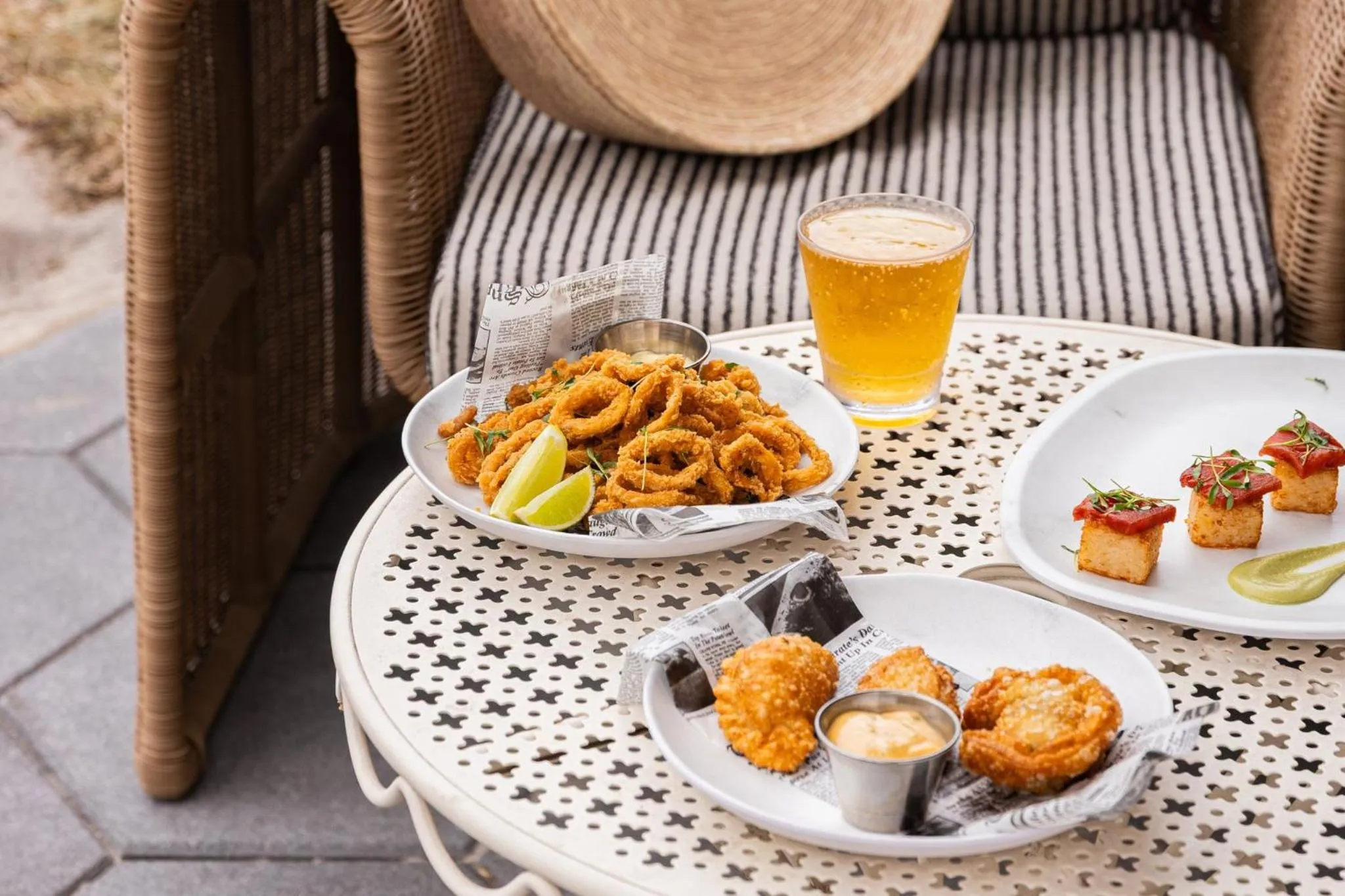 Restaurant/places to eat in Kimpton Surfcomber Hotel by IHG