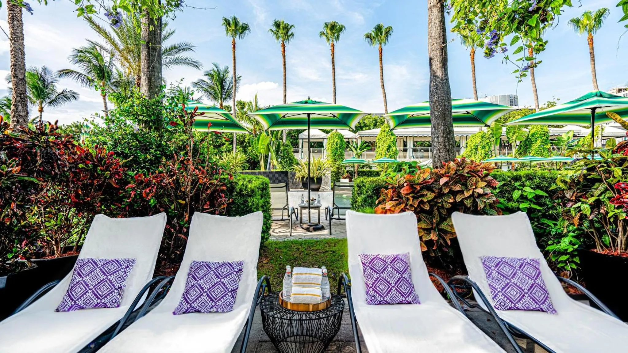 Swimming pool in Kimpton Surfcomber Hotel by IHG