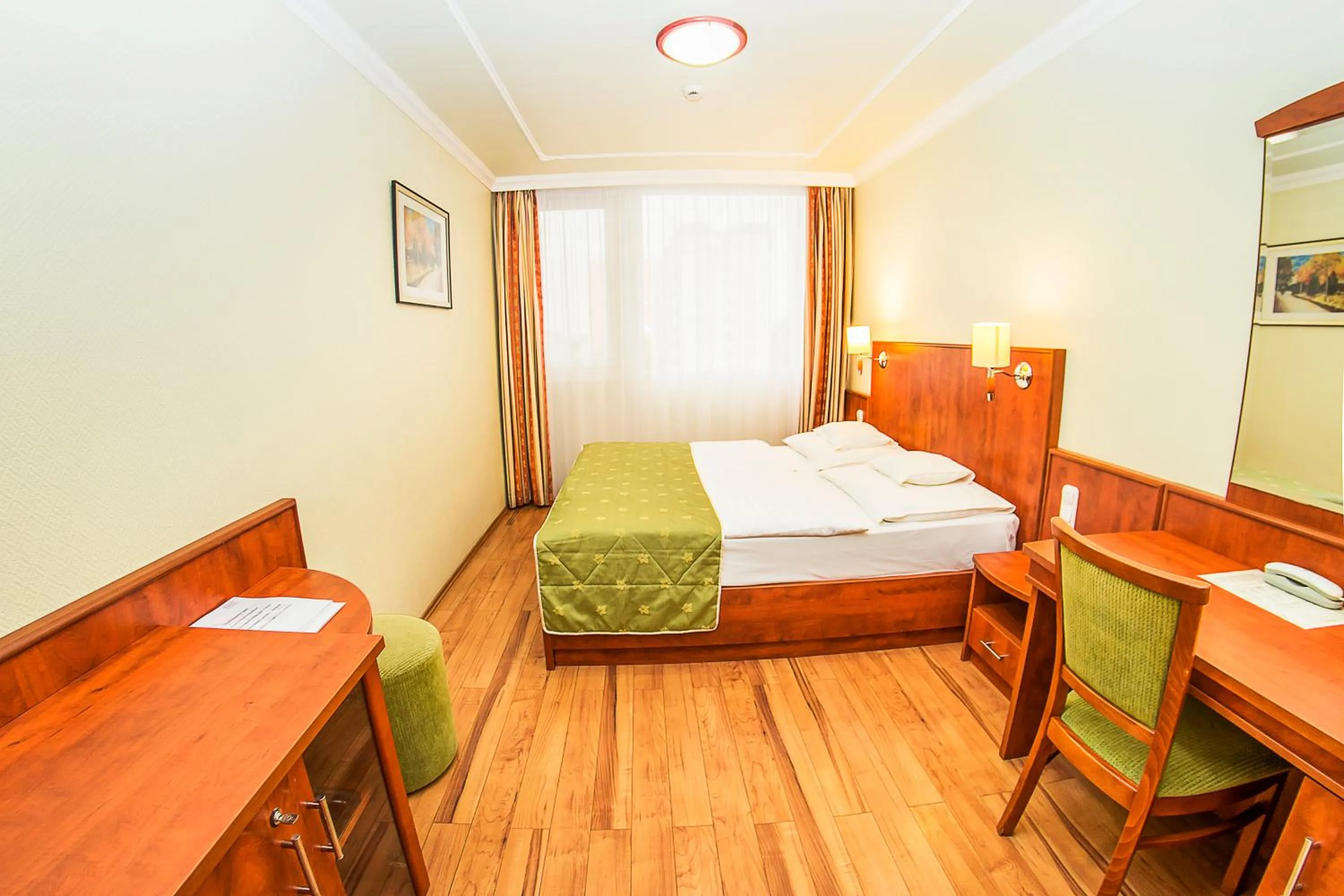 Bedroom, Bed in Hotel Silver