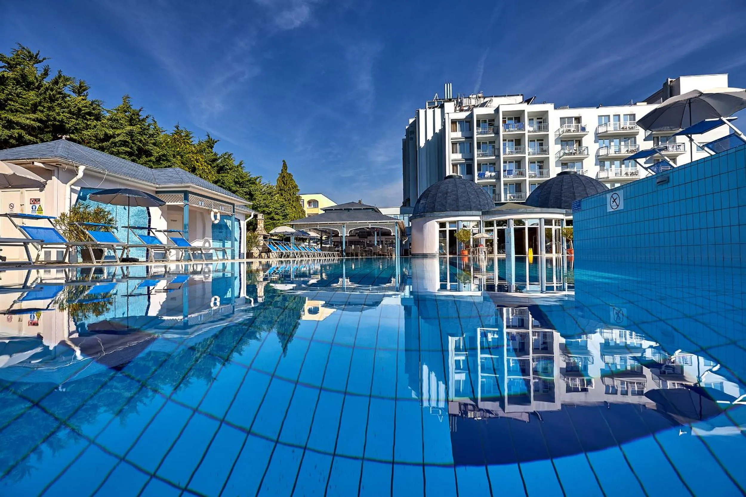 Property building in Hotel Silver