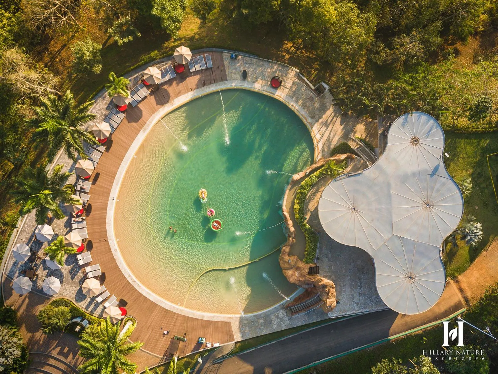 Swimming pool in Hillary Nature Resort & Spa All Inclusive