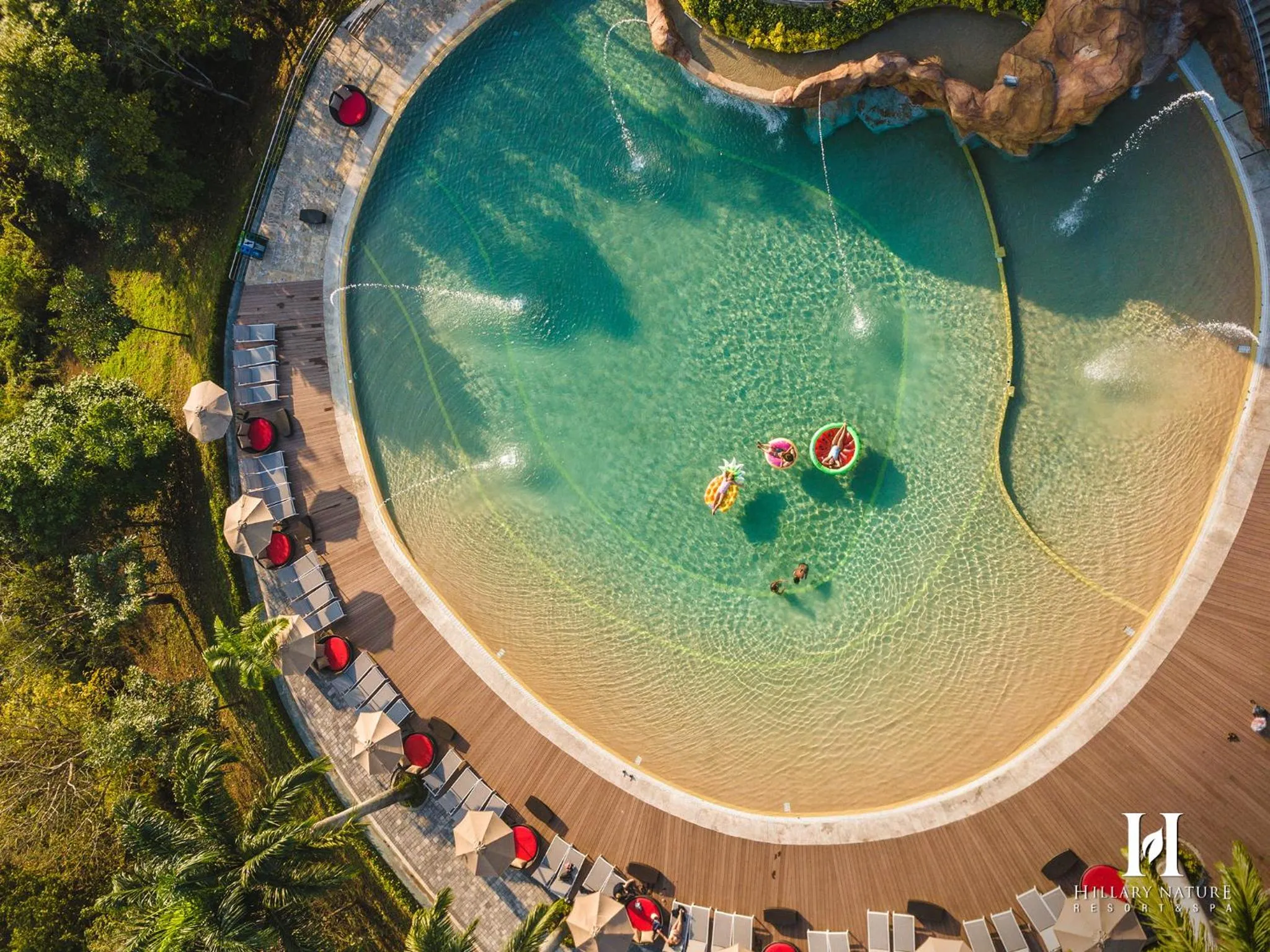 Swimming pool in Hillary Nature Resort & Spa All Inclusive