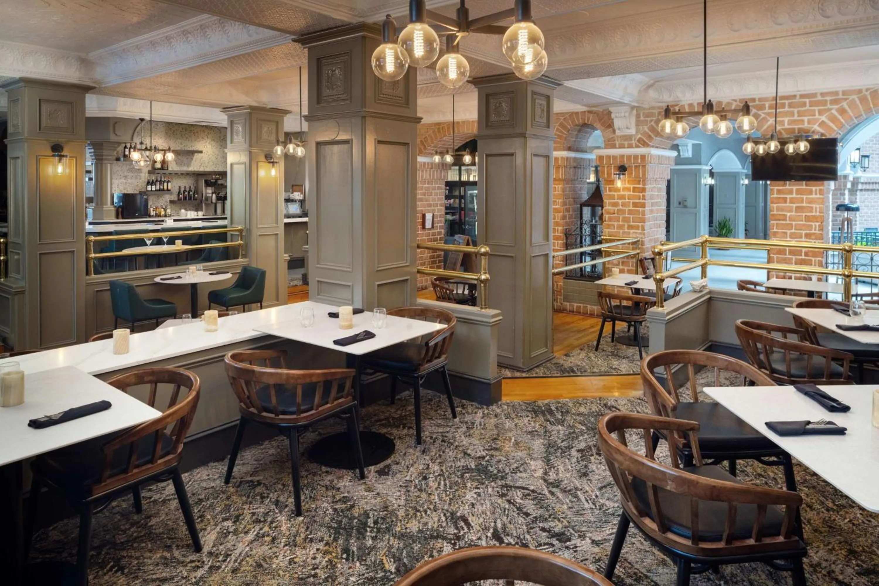 Restaurant/places to eat in Embassy Suites by Hilton Orlando North